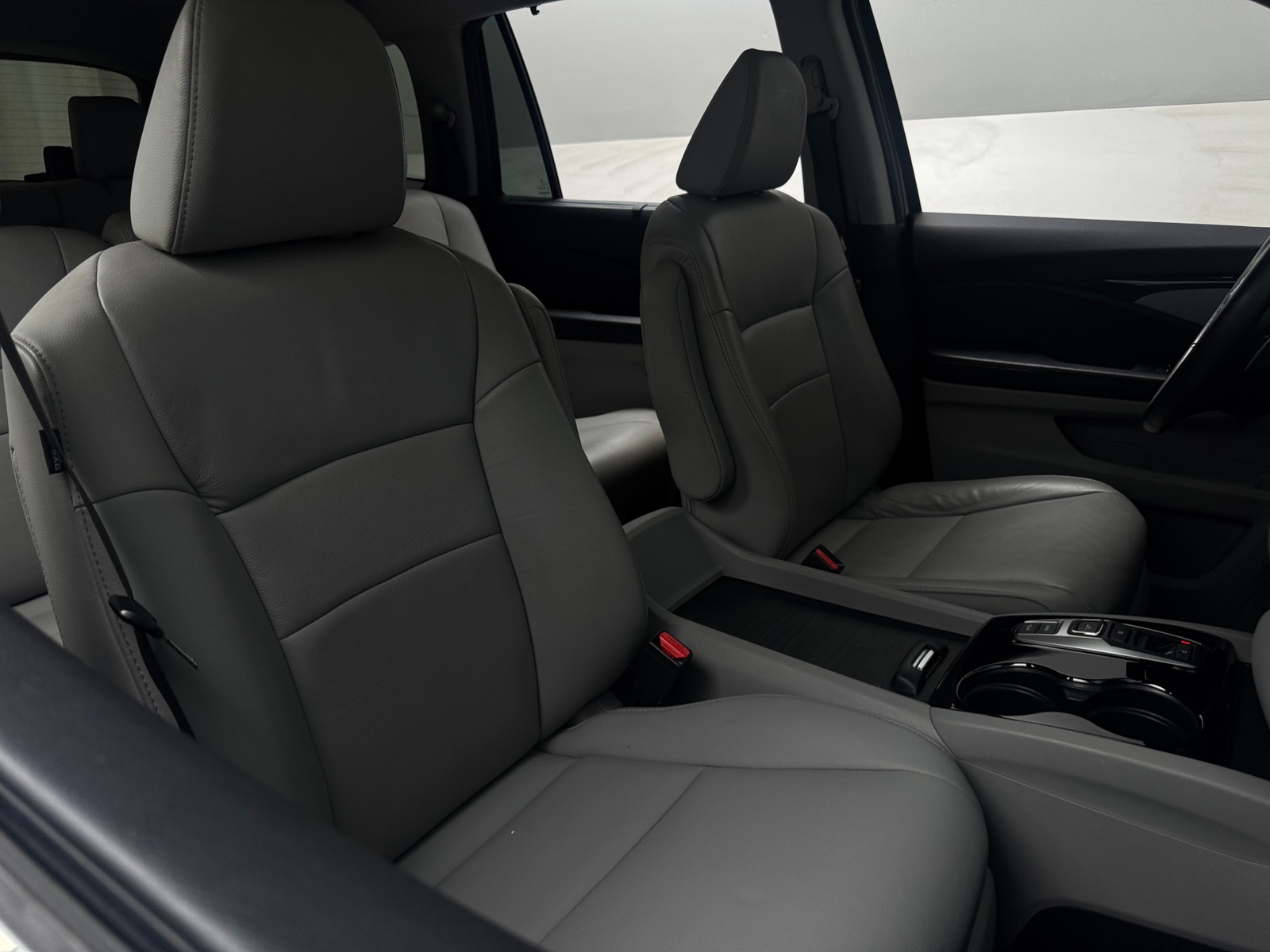 Thumbnail: 2017 Honda Pilot - 2