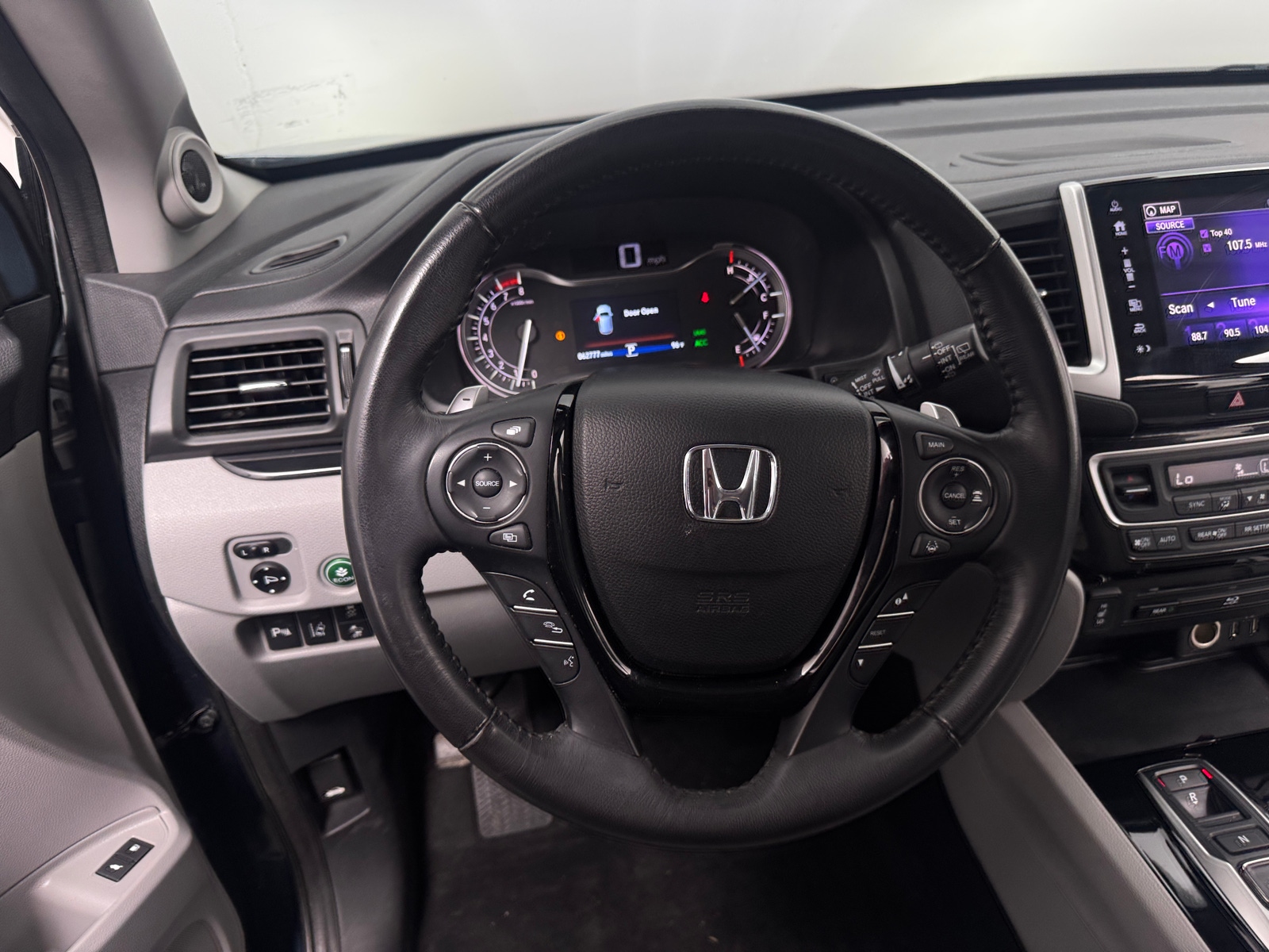 Thumbnail: 2017 Honda Pilot - 5