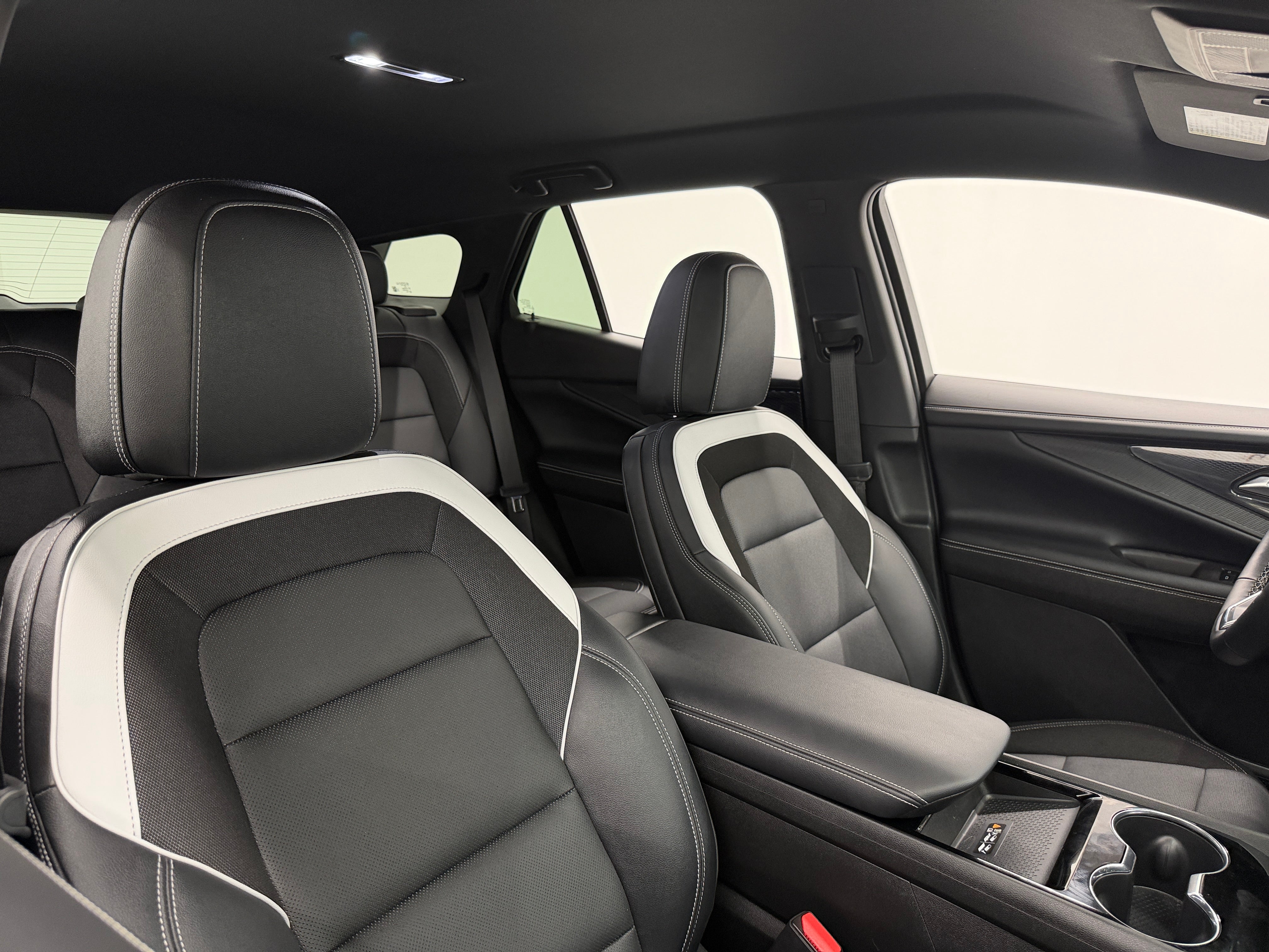 Used 2024 Chevrolet Blazer EV LT with VIN 3GNKDBRJ8RS204885 for sale in Pewaukee, WI