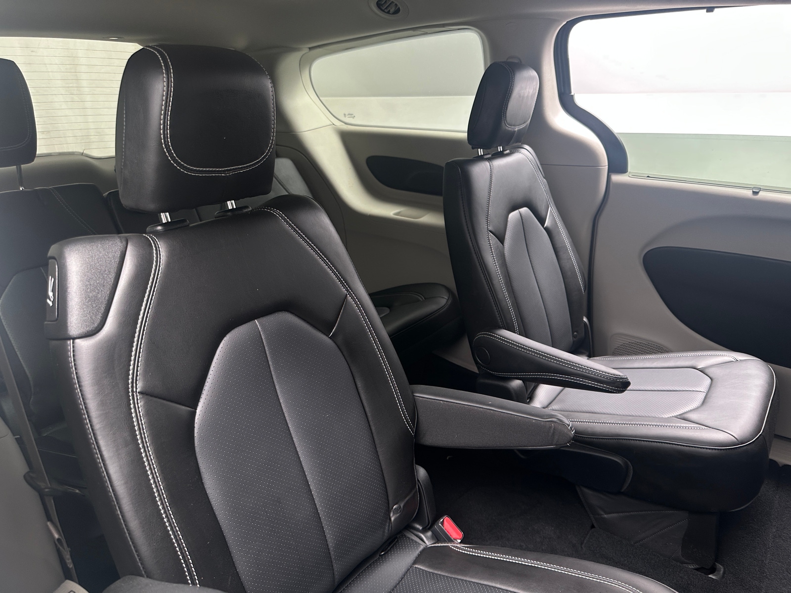 Thumbnail: 2023 Chrysler Pacifica - 6