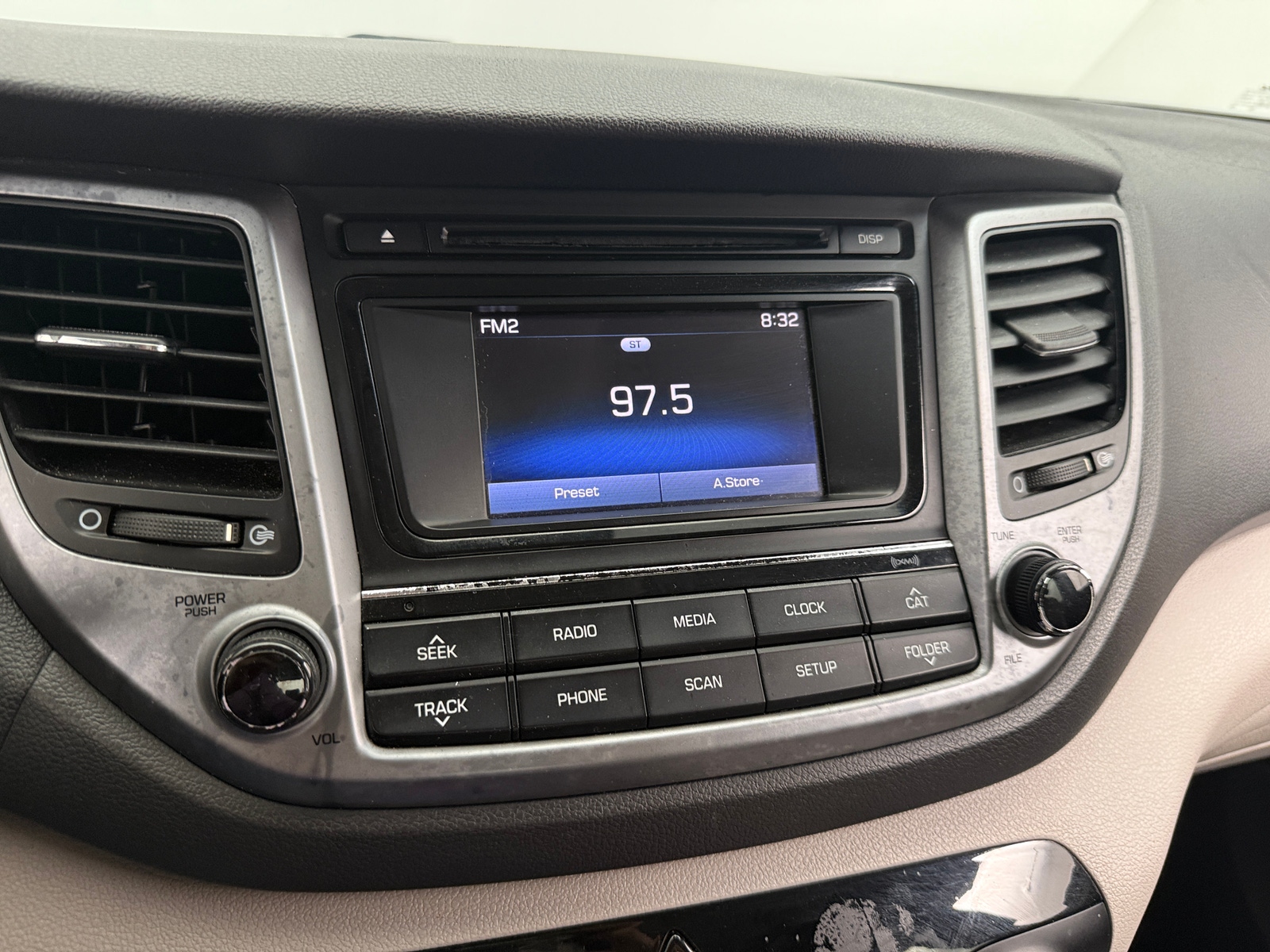 Thumbnail: 2016 Hyundai Tucson - 4