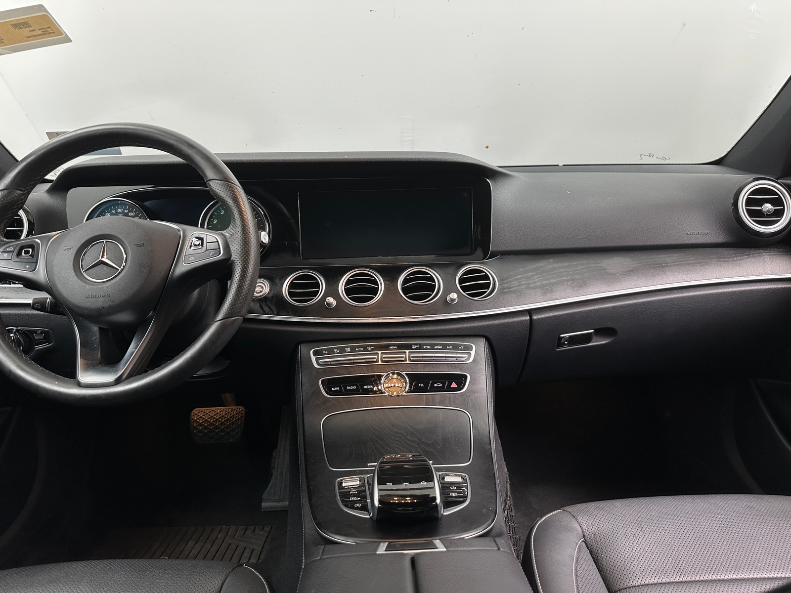 Thumbnail: 2018 Mercedes-Benz E-Class - 2