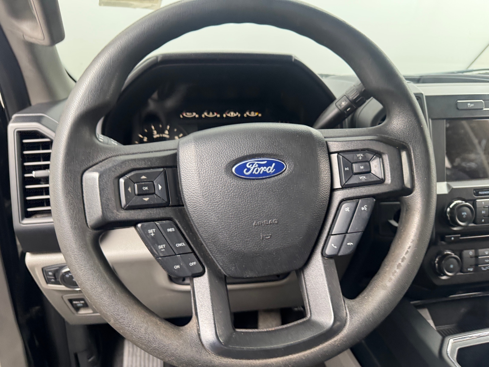 Thumbnail: 2018 Ford Econoline - 5