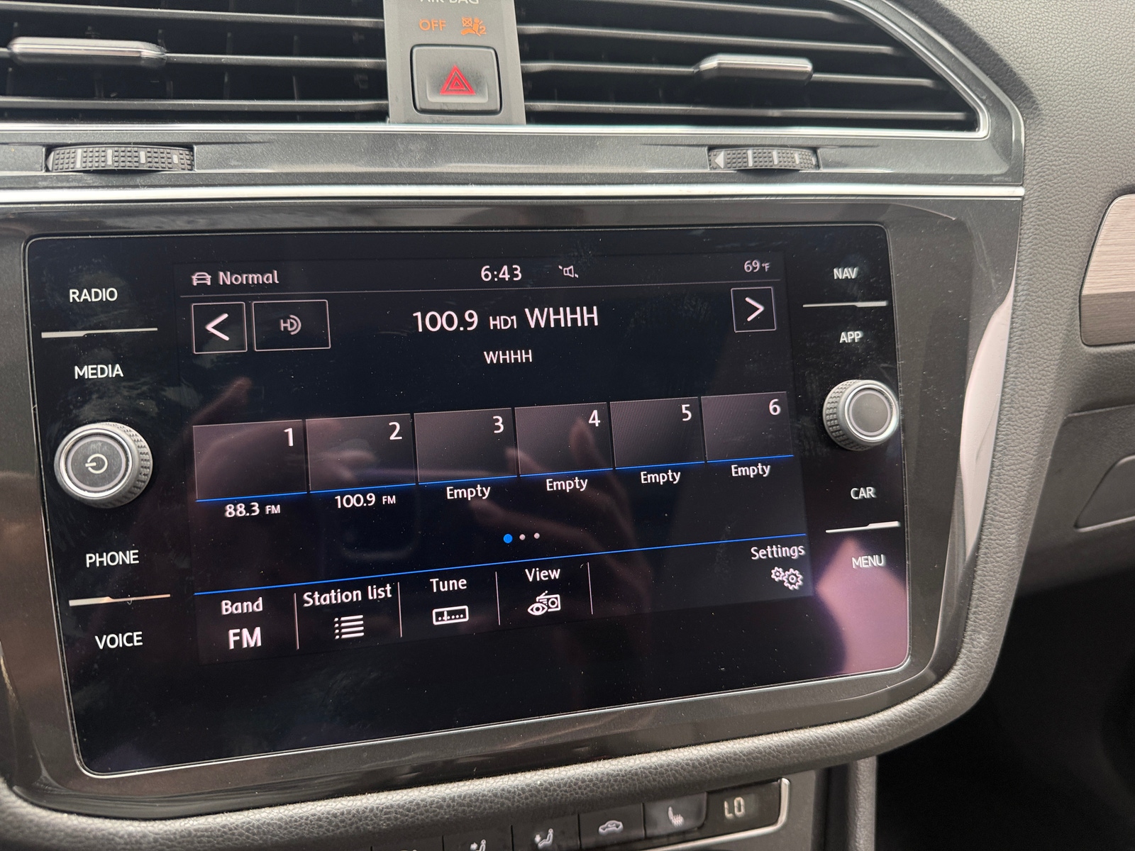 Thumbnail: 2019 Volkswagen Tiguan - 3