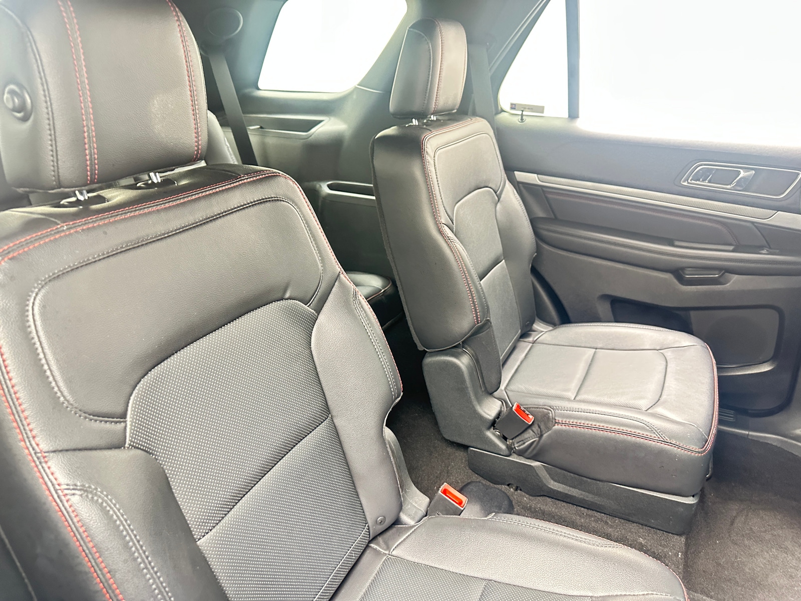 Thumbnail: 2019 Ford Explorer - 5