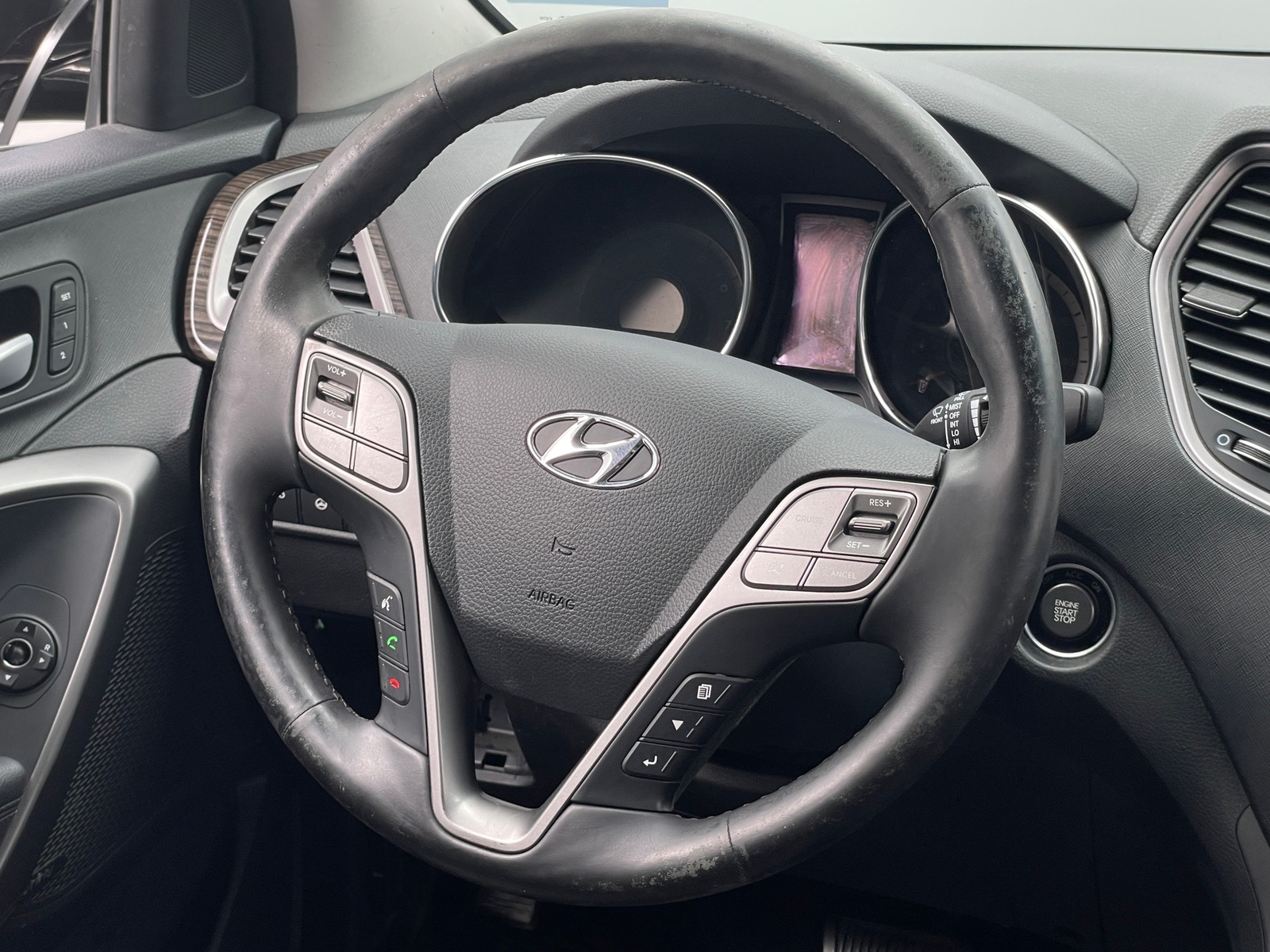 Thumbnail: 2015 Hyundai Santa Fe - 4
