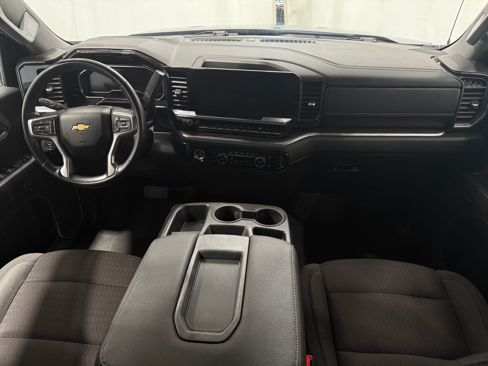 Thumbnail: 2024 Chevrolet Silverado 1500 - 3