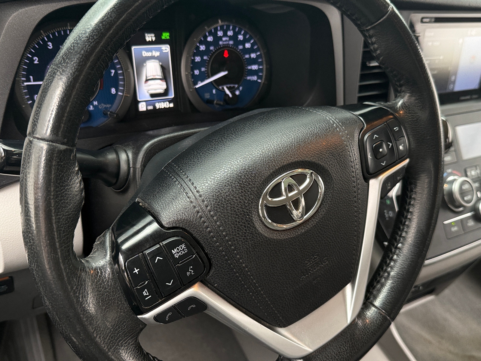 Thumbnail: 2019 Toyota Sienna - 4