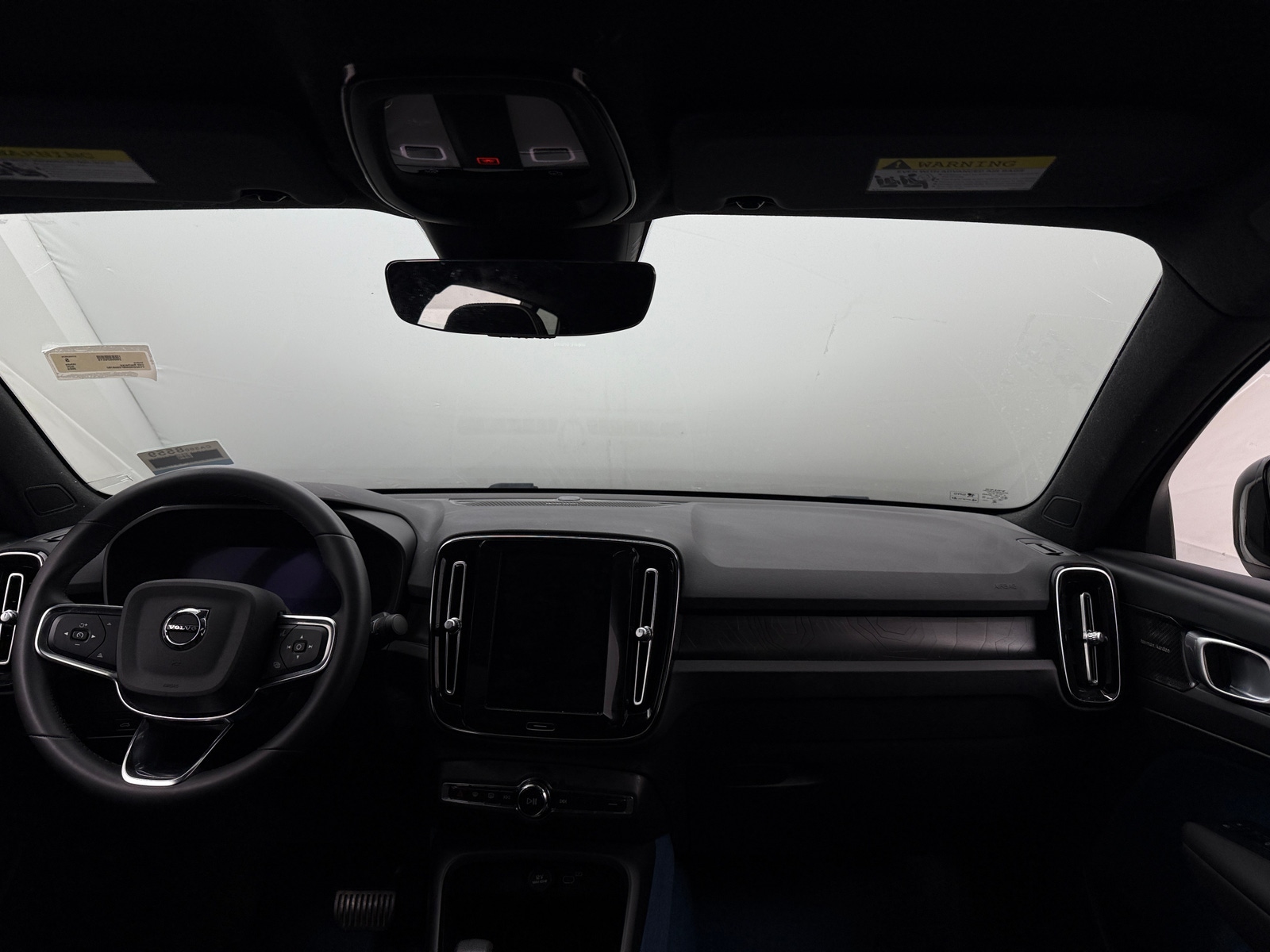 Thumbnail: 2023 Volvo C40 - 2