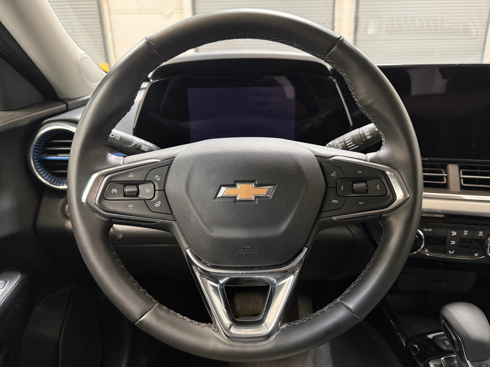 Thumbnail: 2025 Chevrolet Trax - 5