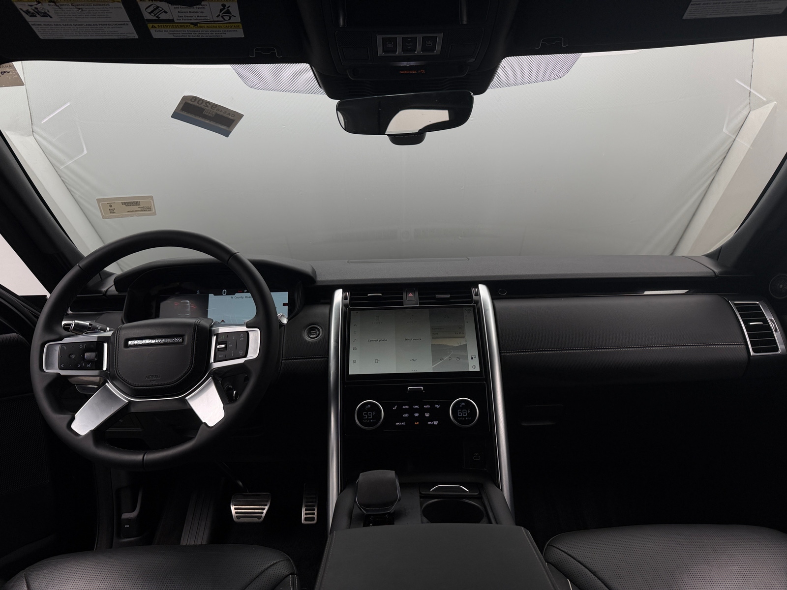 Thumbnail: 2022 Land Rover Discovery - 2