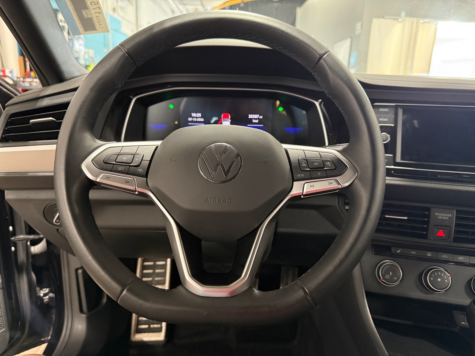 Thumbnail: 2024 Volkswagen Jetta - 5