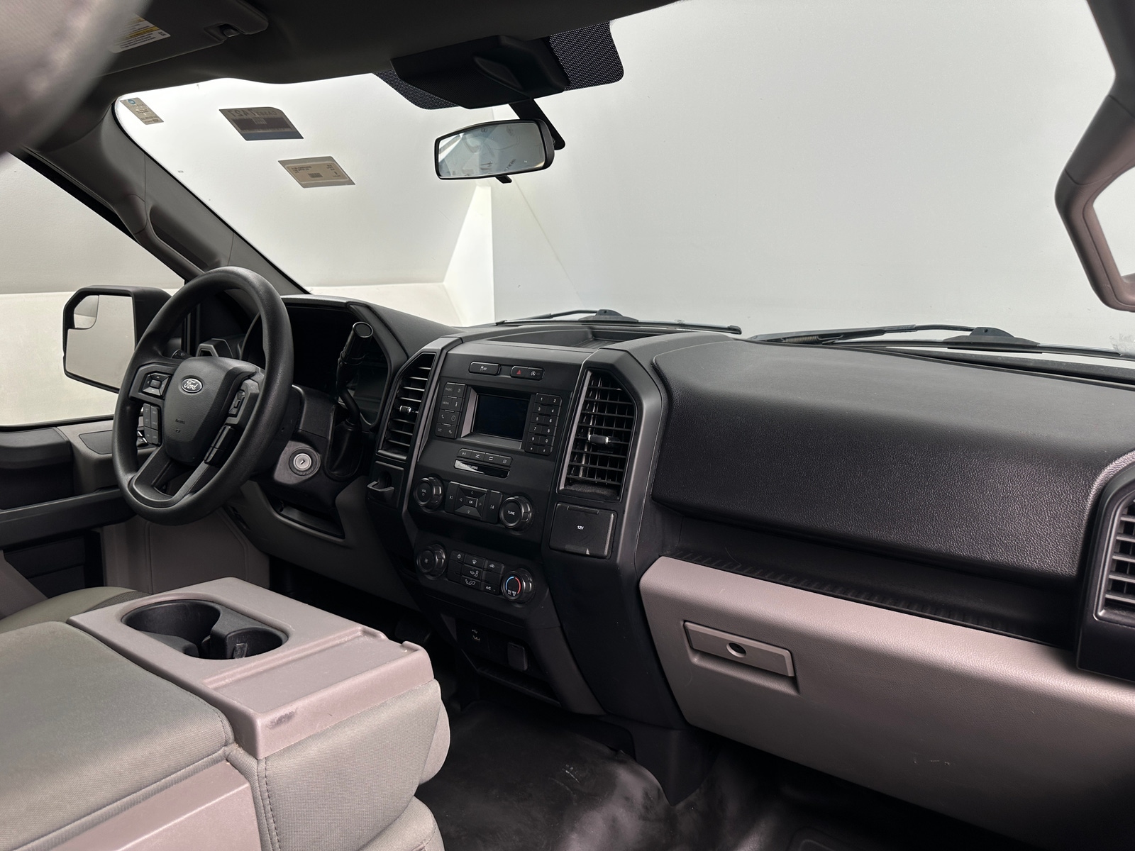 Thumbnail: 2019 Ford Econoline - 3