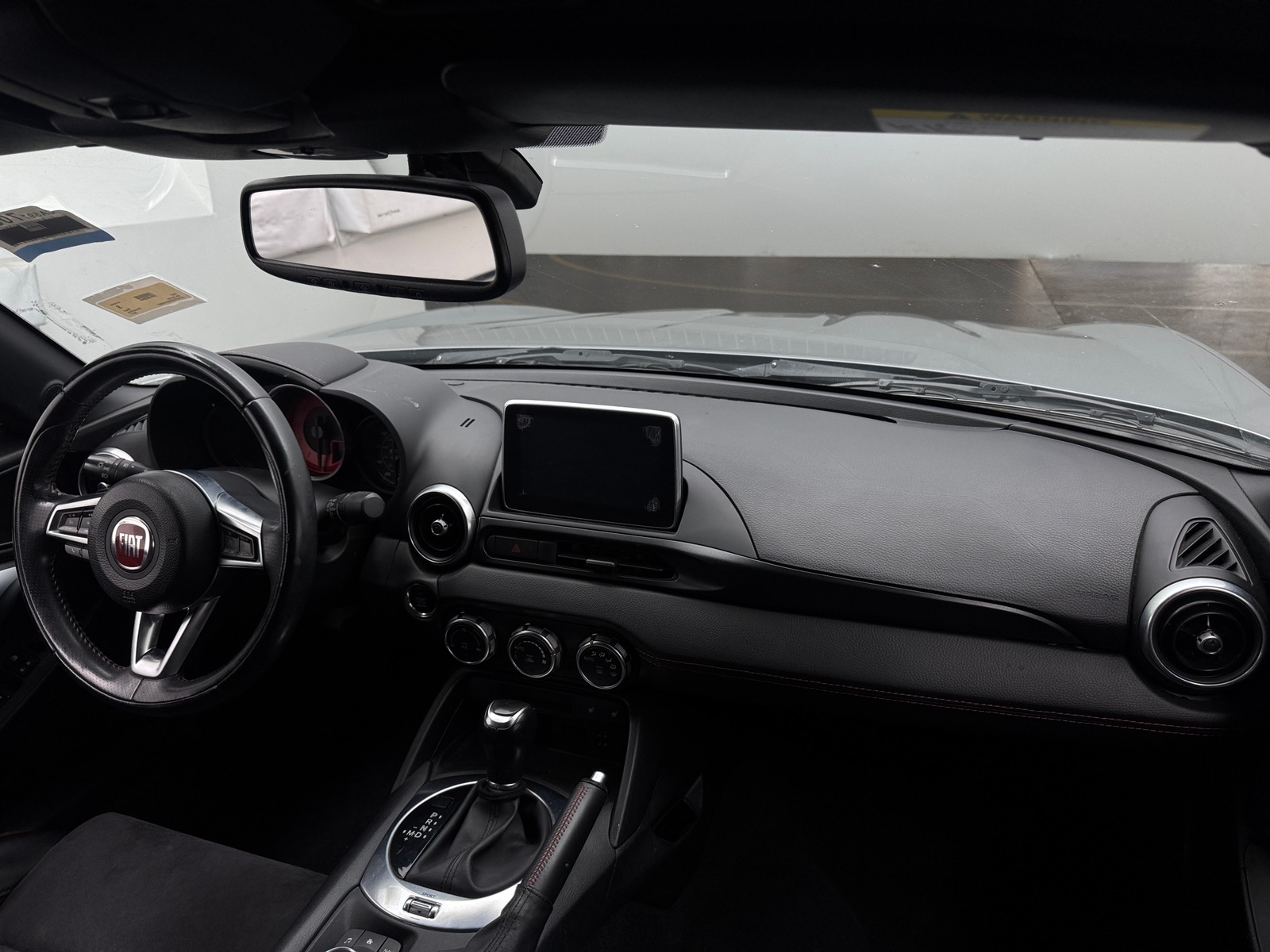 Thumbnail: 2017 Fiat 124 Spider - 3