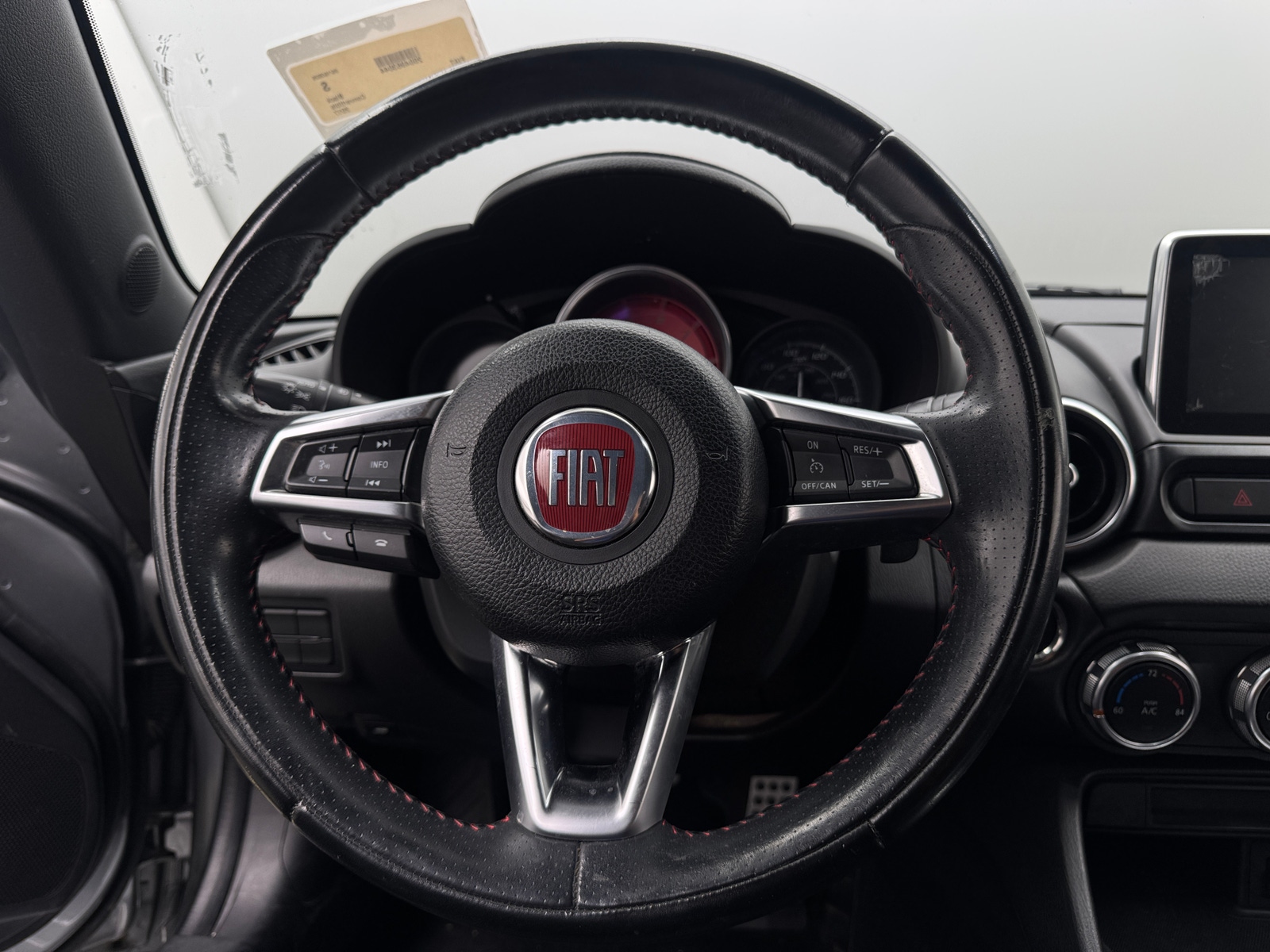Thumbnail: 2017 Fiat 124 Spider - 5