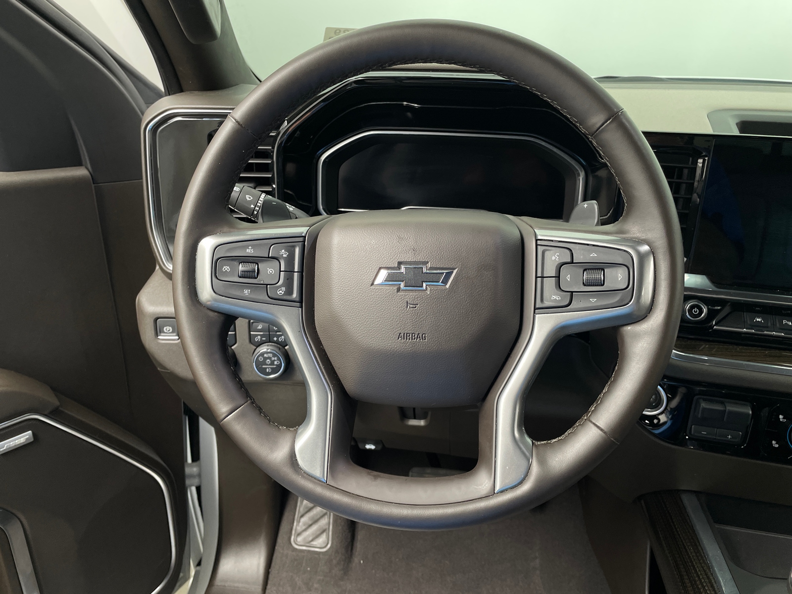 Thumbnail: 2025 Chevrolet Silverado 1500 - 5