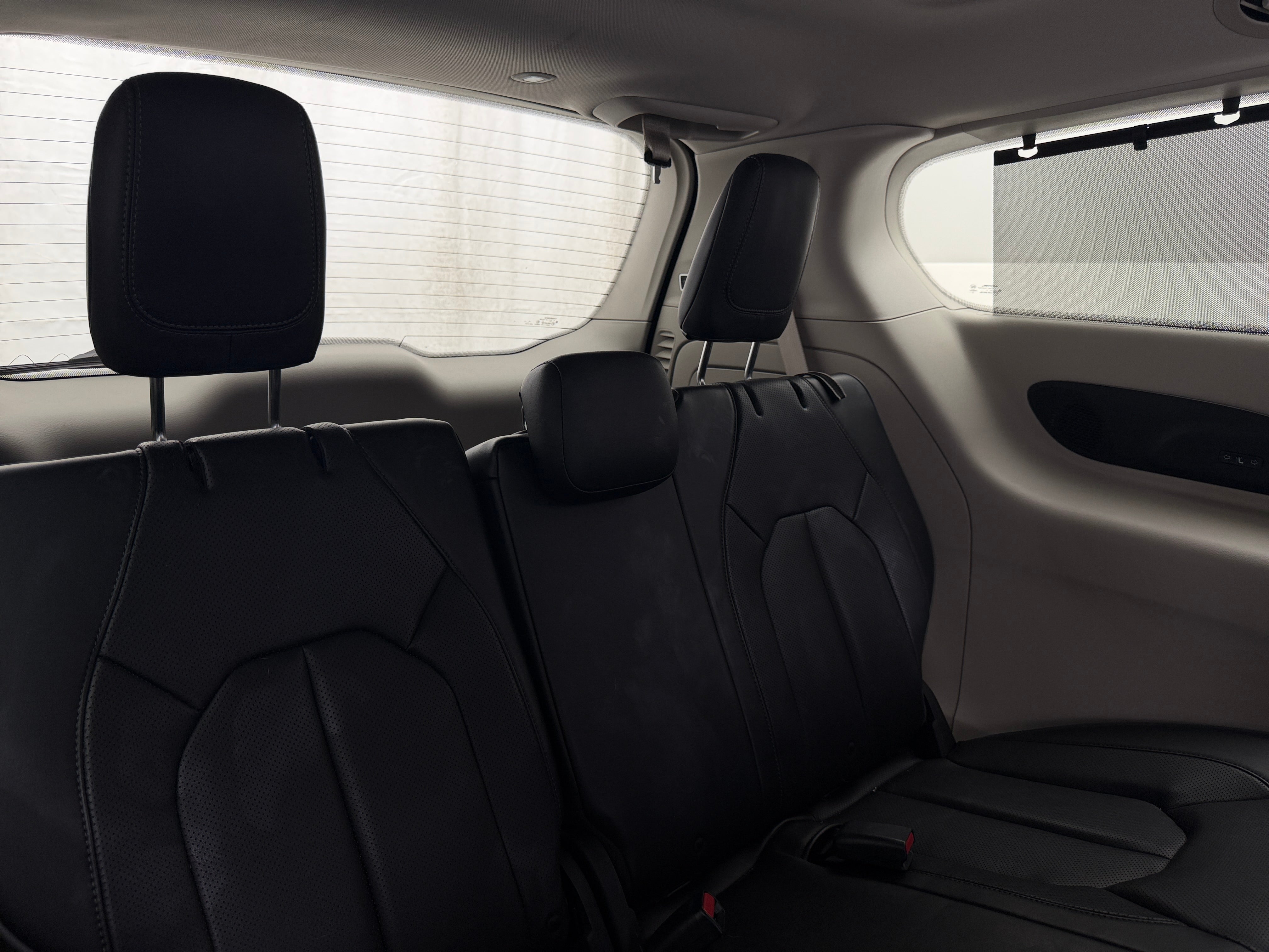 2019 Chrysler Pacifica Limited - Photo 5