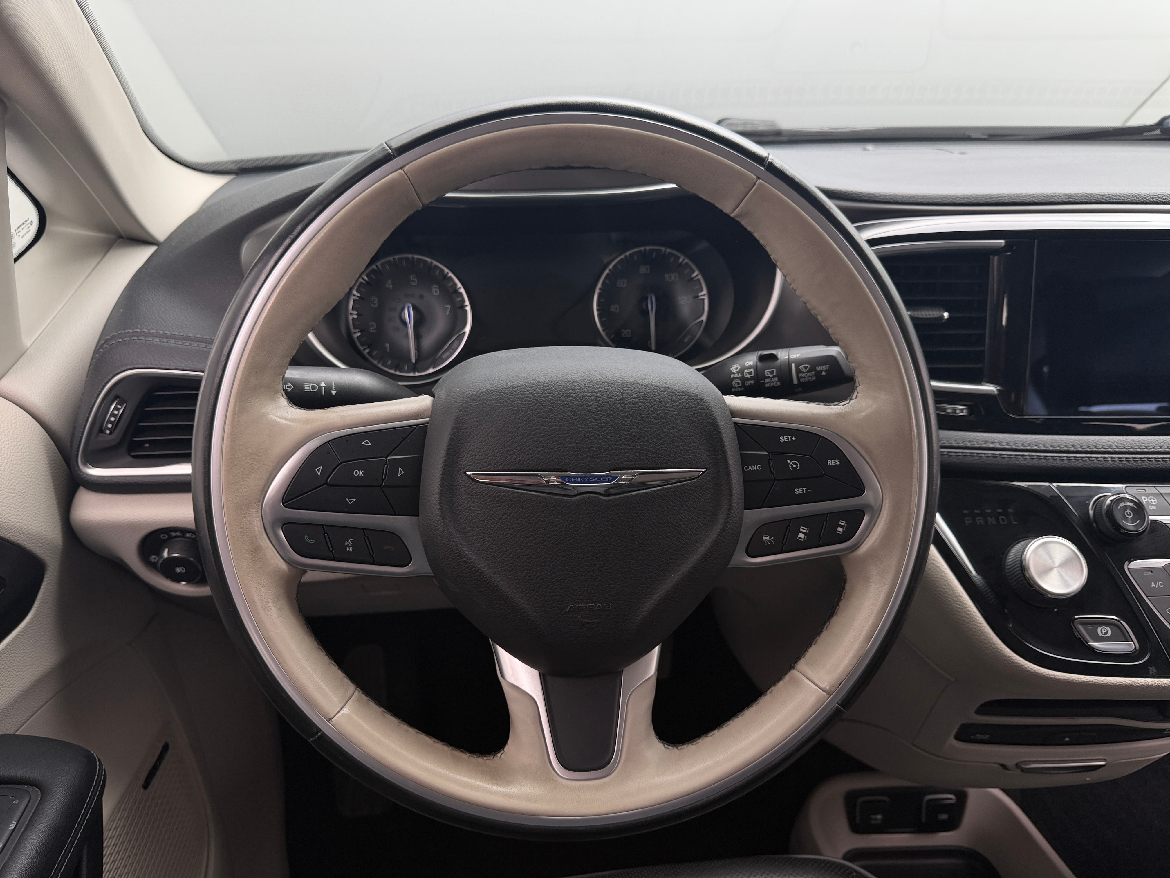 2019 Chrysler Pacifica Limited - Photo 8