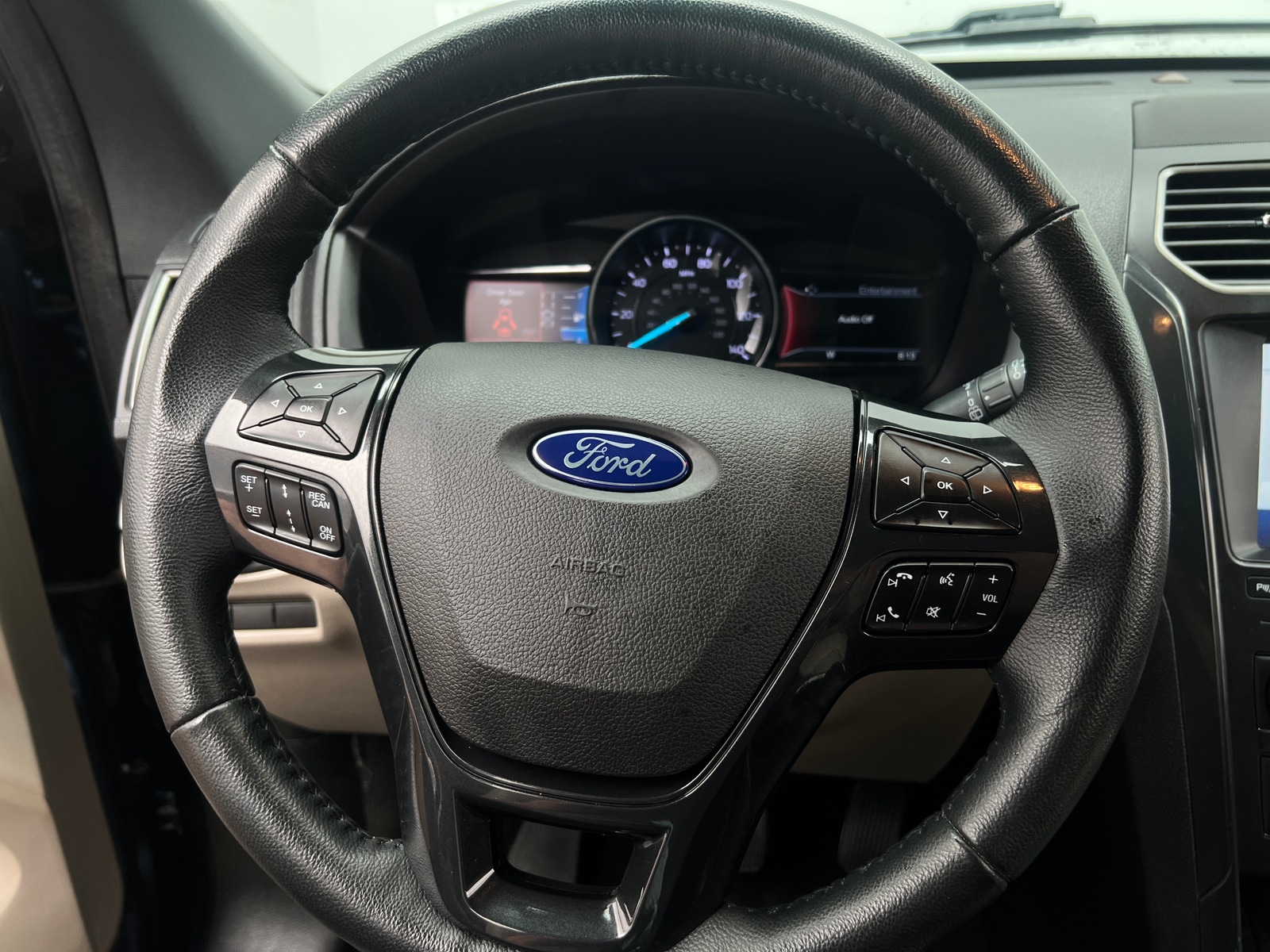 Thumbnail: 2018 Ford Explorer - 4