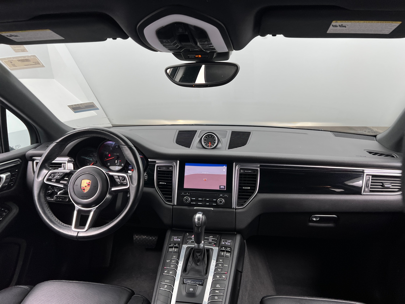 Thumbnail: 2017 Porsche Macan - 2