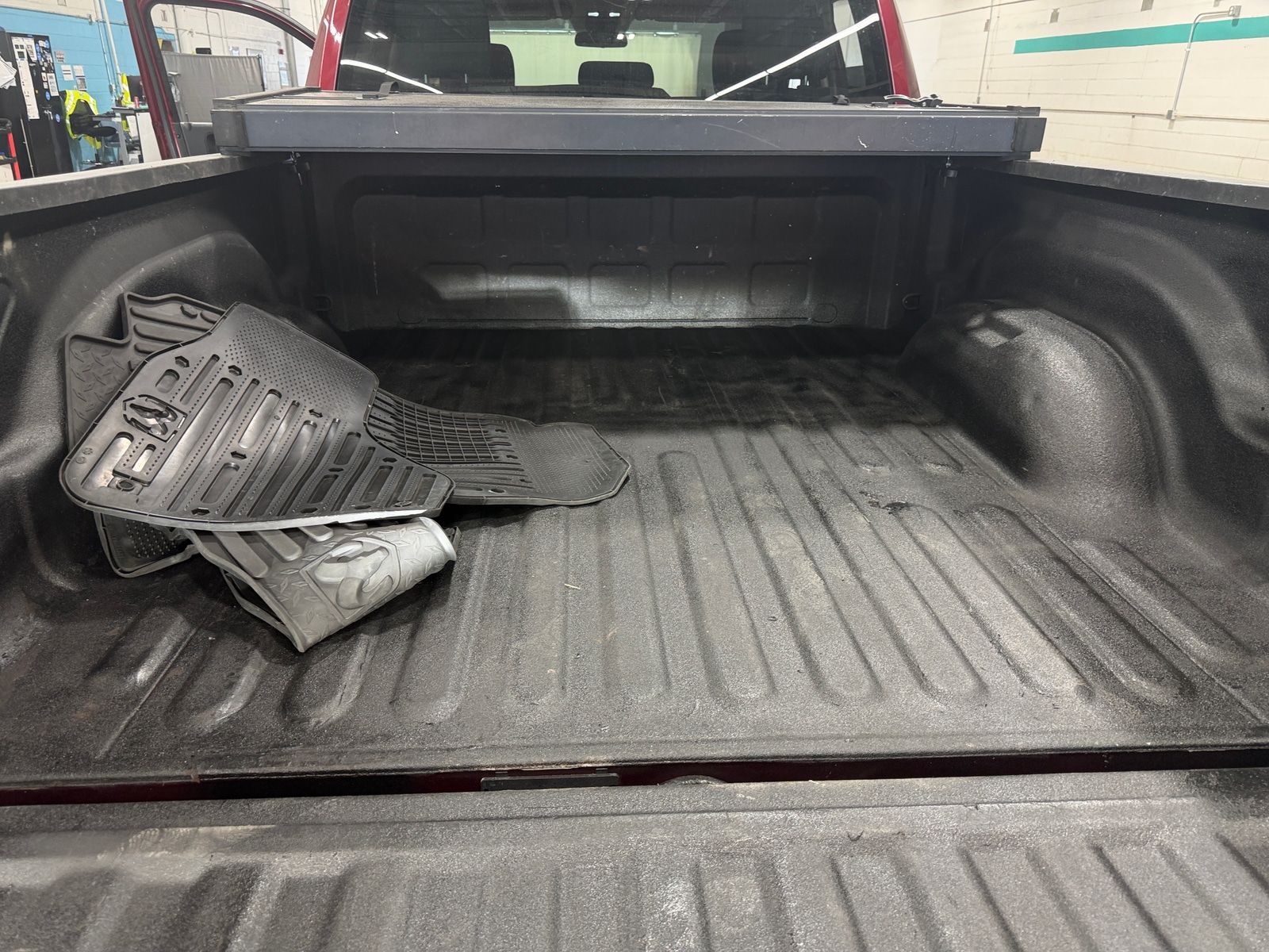 Thumbnail: 2019 RAM 1500 Classic - 6