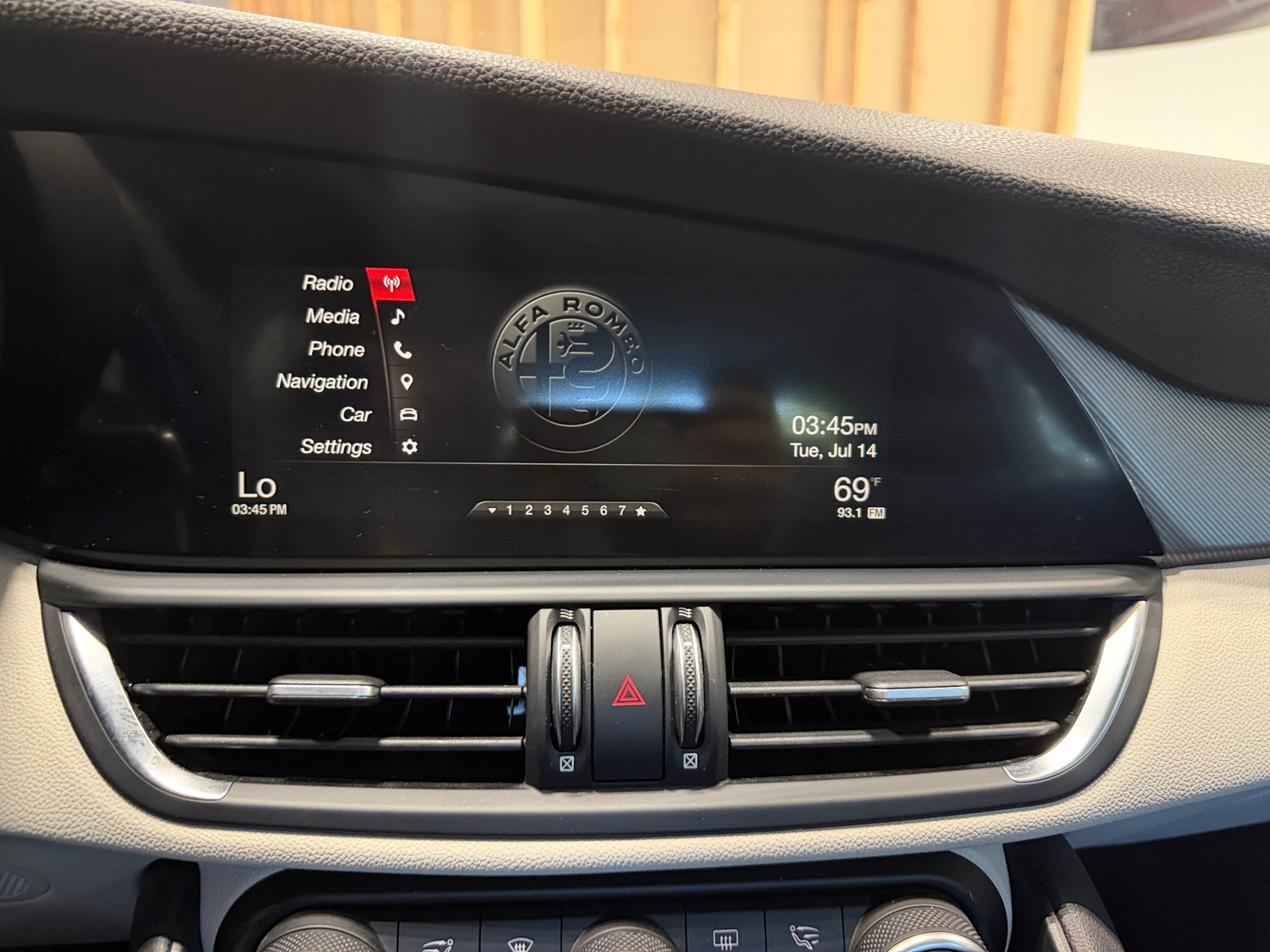 Thumbnail: 2018 Alfa Romeo Giulia - 3