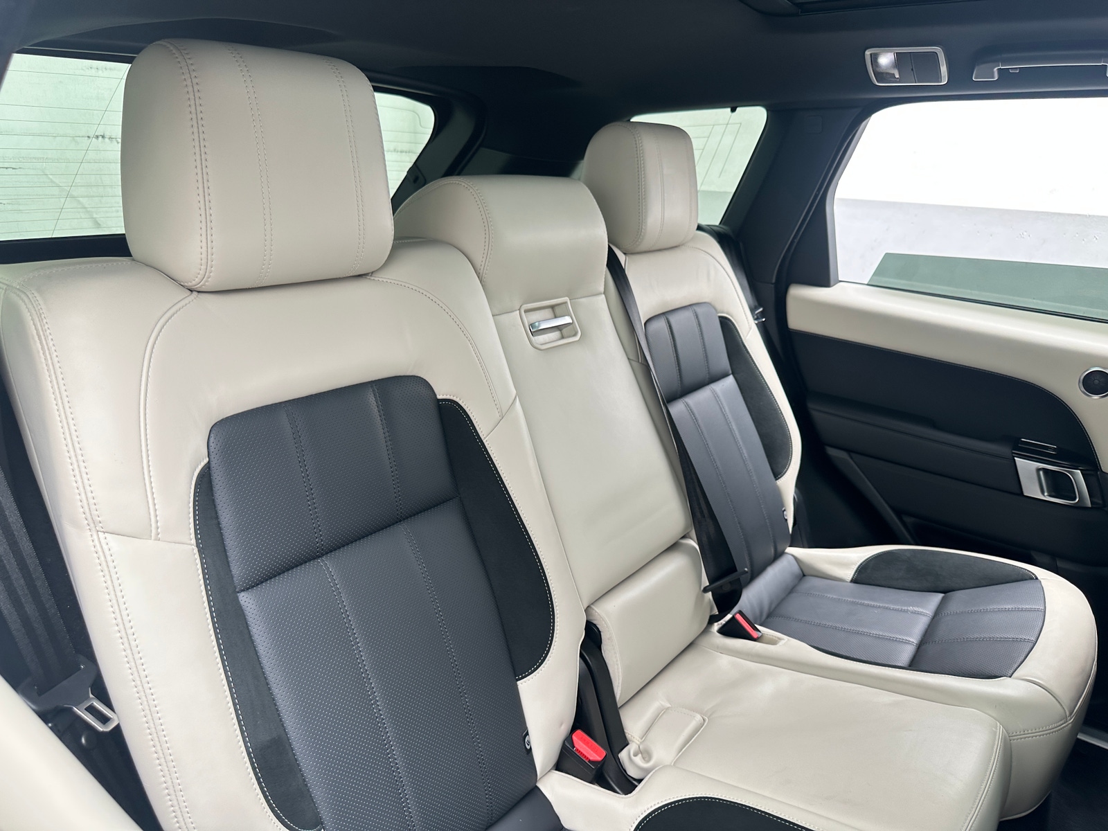Thumbnail: 2020 Land Rover Range Rover Sport - 6