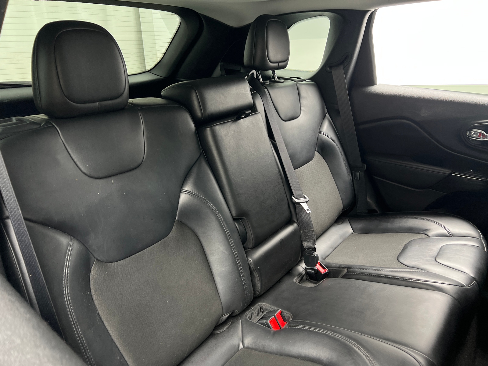 Thumbnail: 2020 Jeep Cherokee - 5