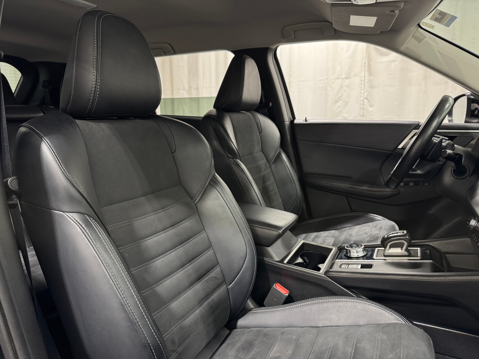 Thumbnail: 2024 Mitsubishi Outlander - 2