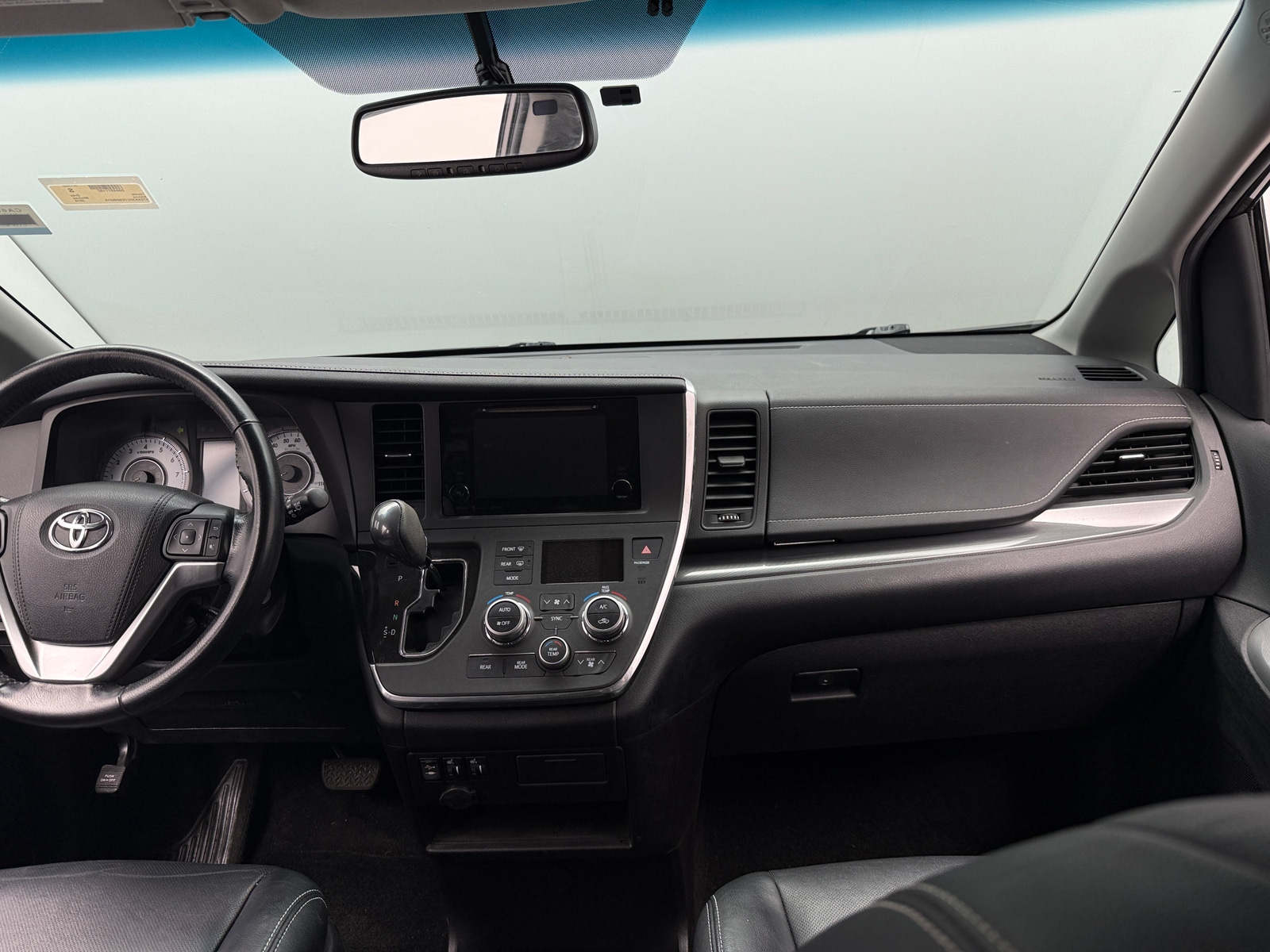 Thumbnail: 2016 Toyota Sienna - 2