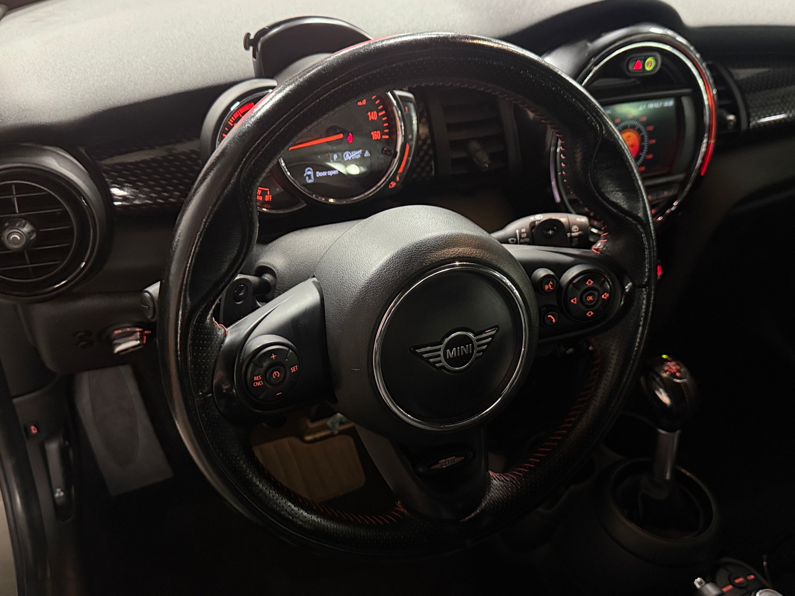 Thumbnail: 2019 MINI Cooper Hardtop - 4