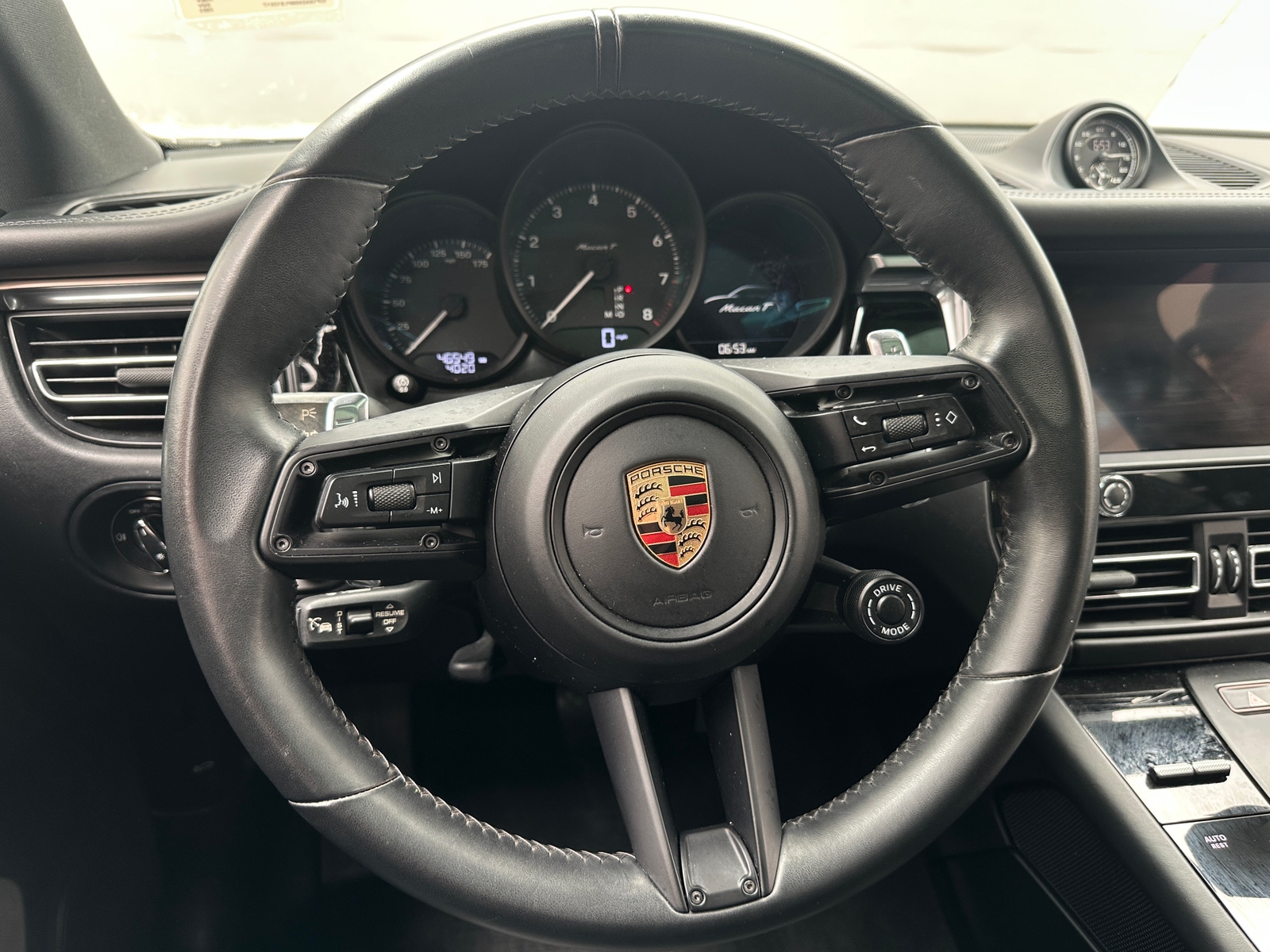 Thumbnail: 2023 Porsche Macan - 4