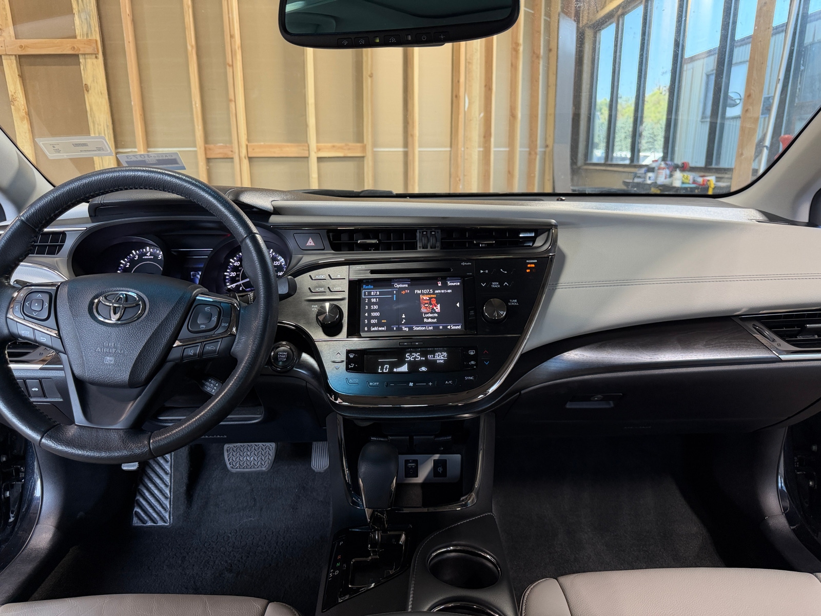 Thumbnail: 2017 Toyota Avalon - 2