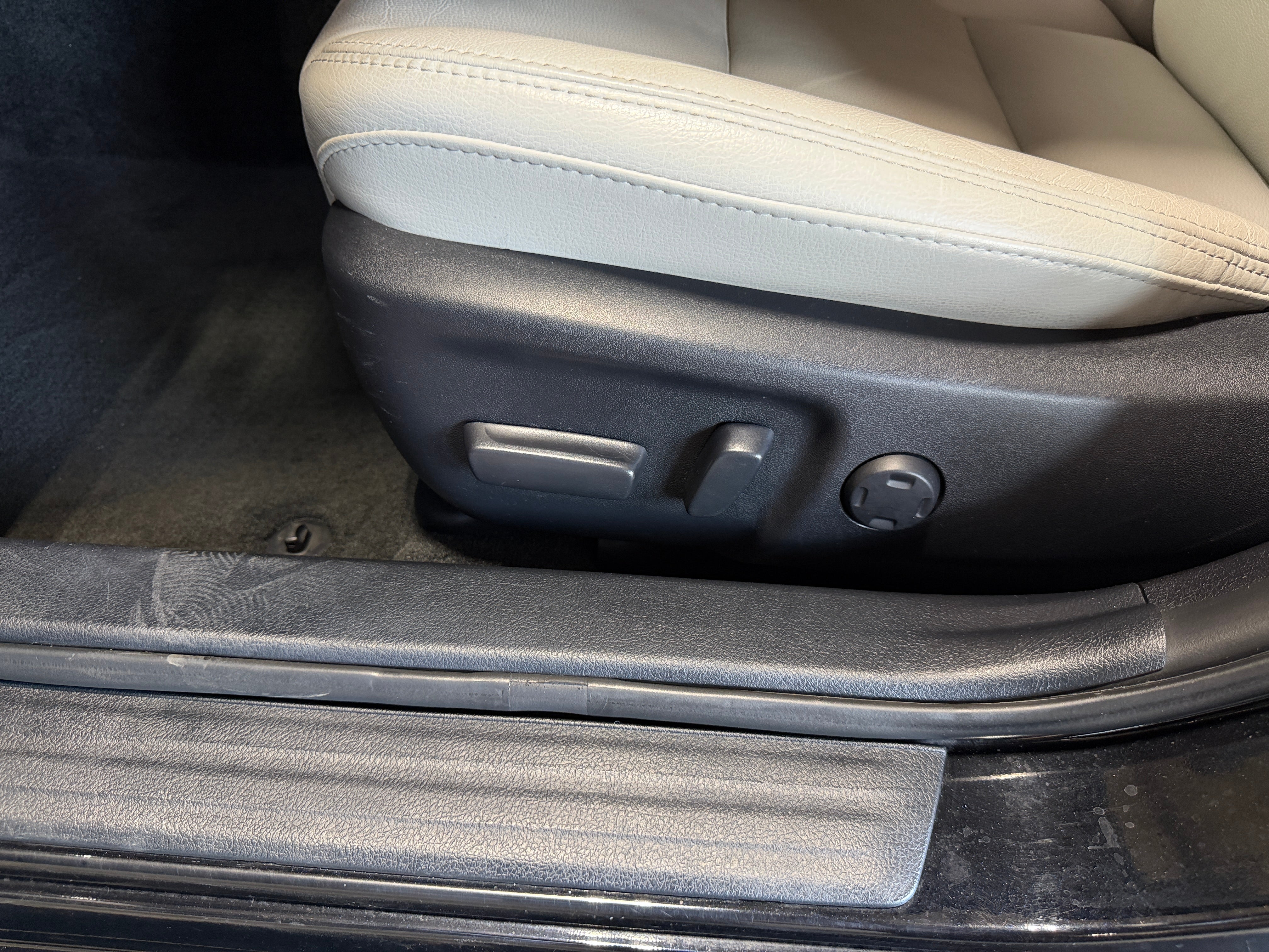 2017 Toyota Avalon XLE Premium - Photo 4