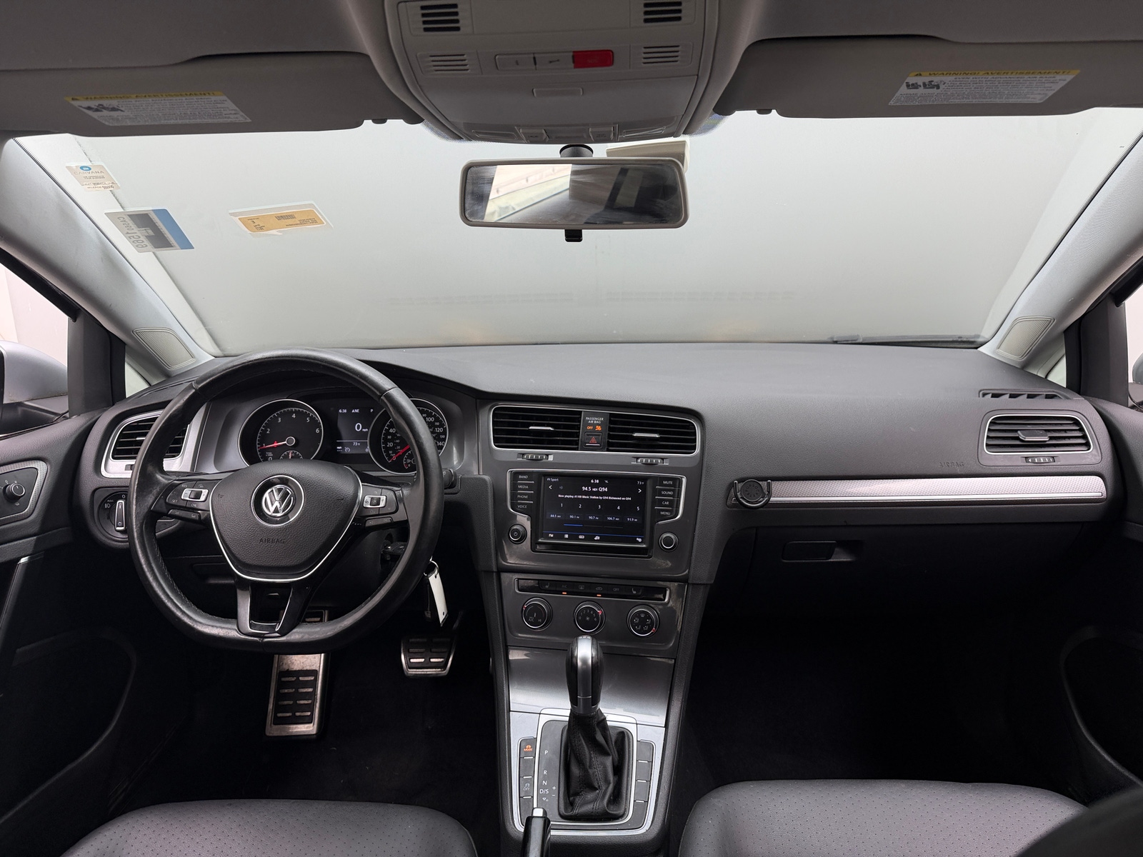 Thumbnail: 2017 Volkswagen Golf - 3