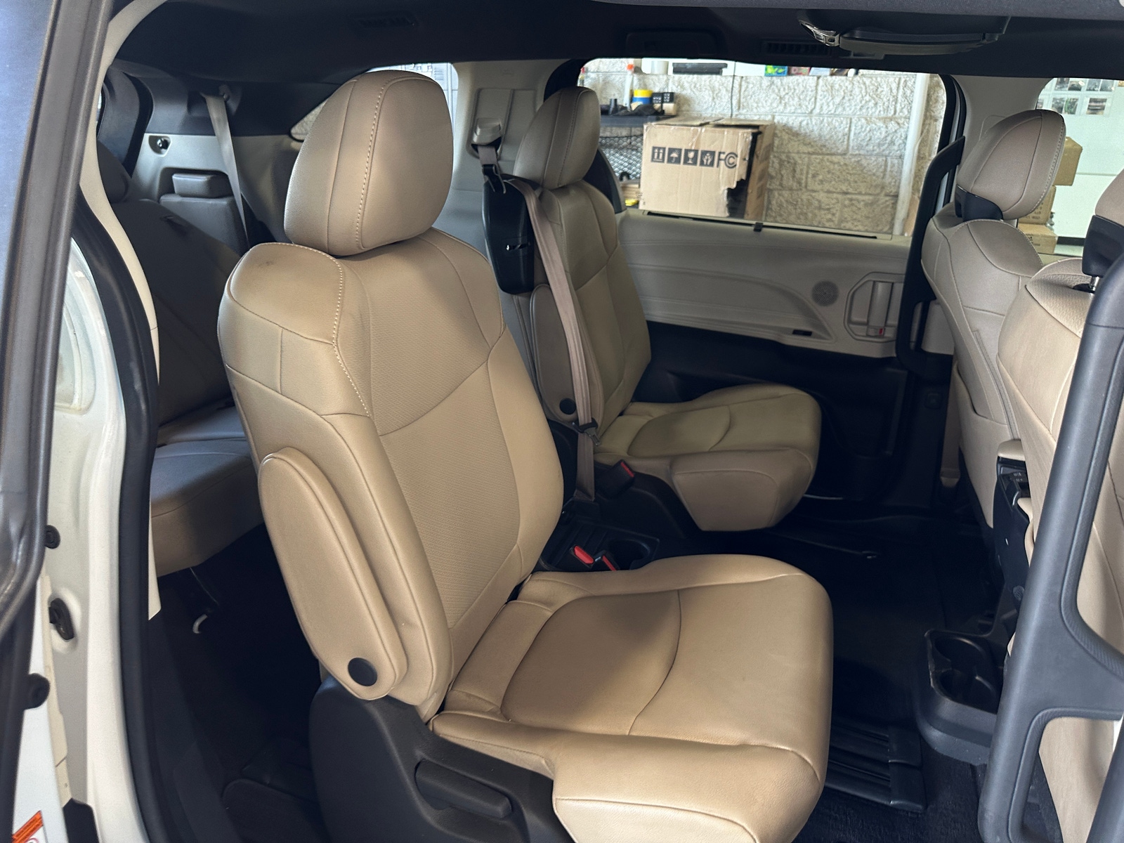 Thumbnail: 2022 Toyota Sienna - 6