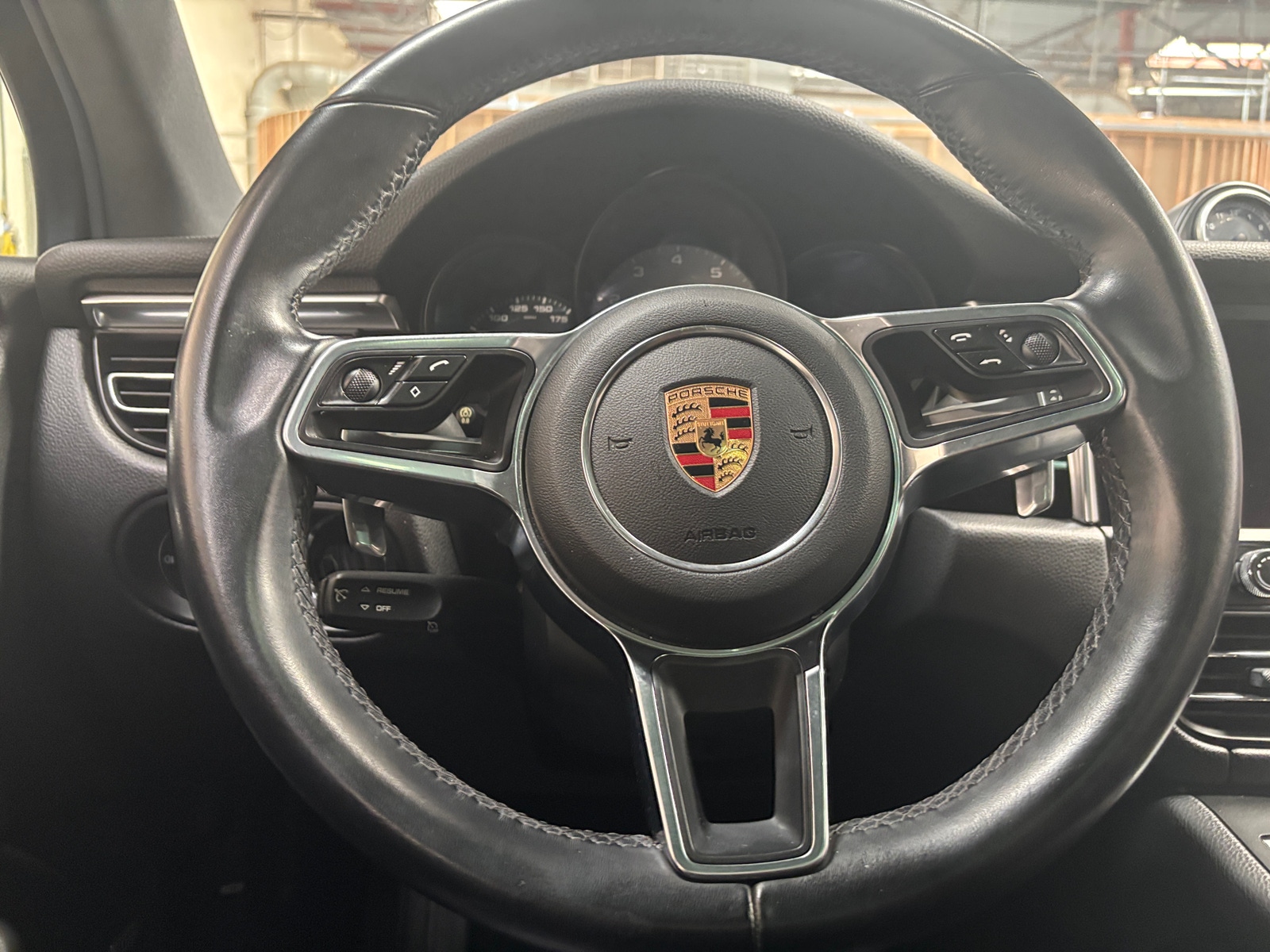 Thumbnail: 2019 Porsche Macan - 4