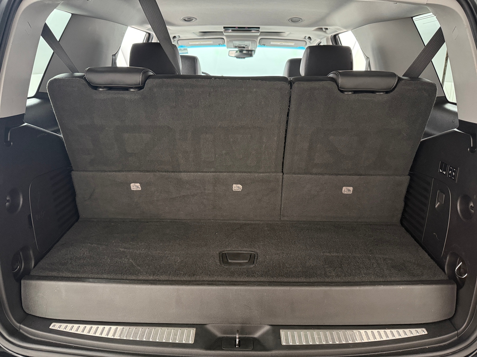 Thumbnail: 2019 Chevrolet Tahoe - 6