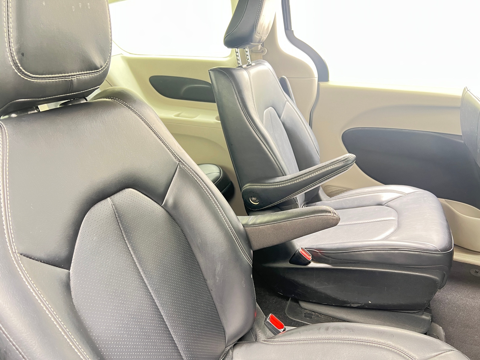 Thumbnail: 2024 Chrysler Pacifica - 6
