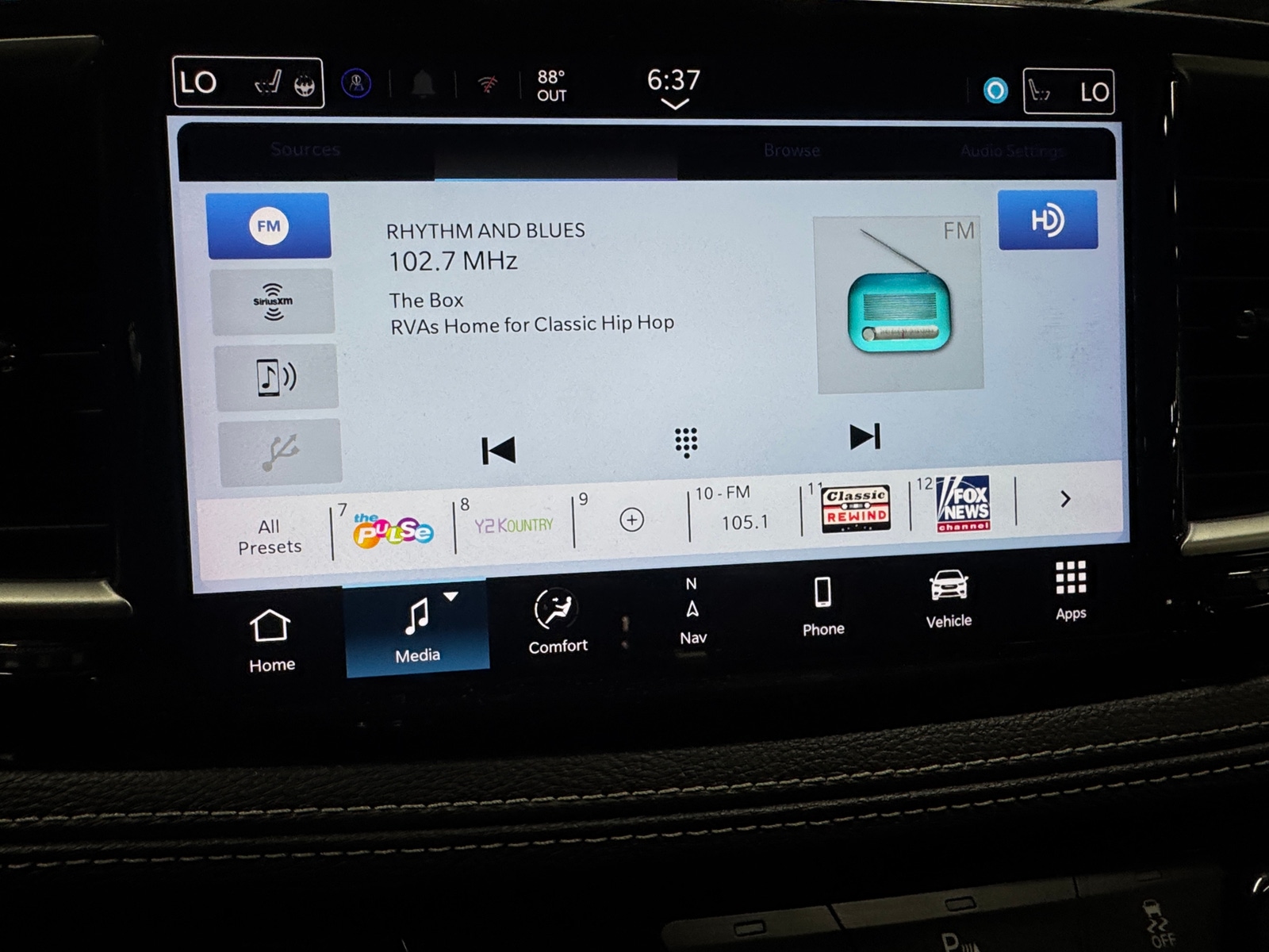Thumbnail: 2024 Chrysler Pacifica - 4