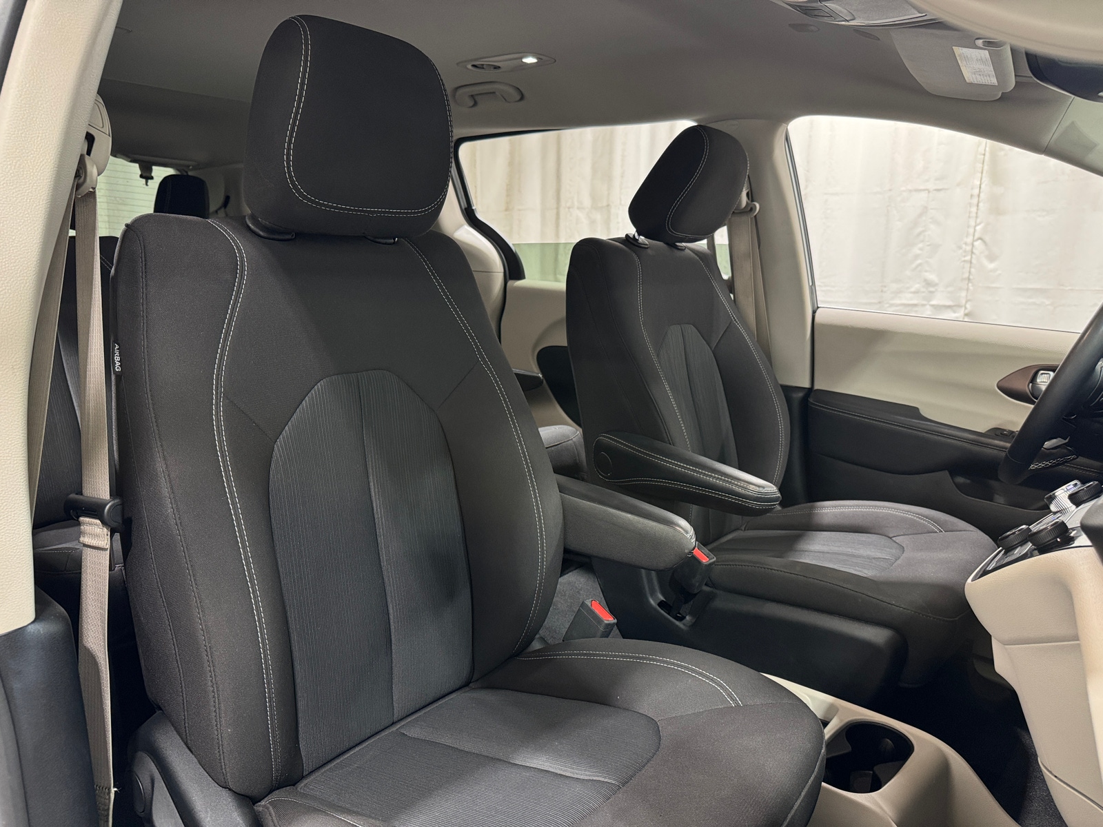 Thumbnail: 2024 Chrysler Voyager - 2