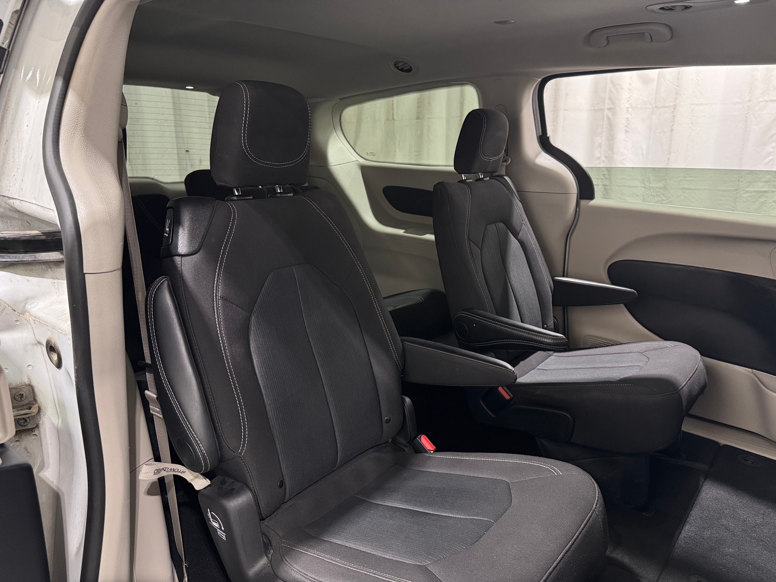 Thumbnail: 2024 Chrysler Voyager - 6