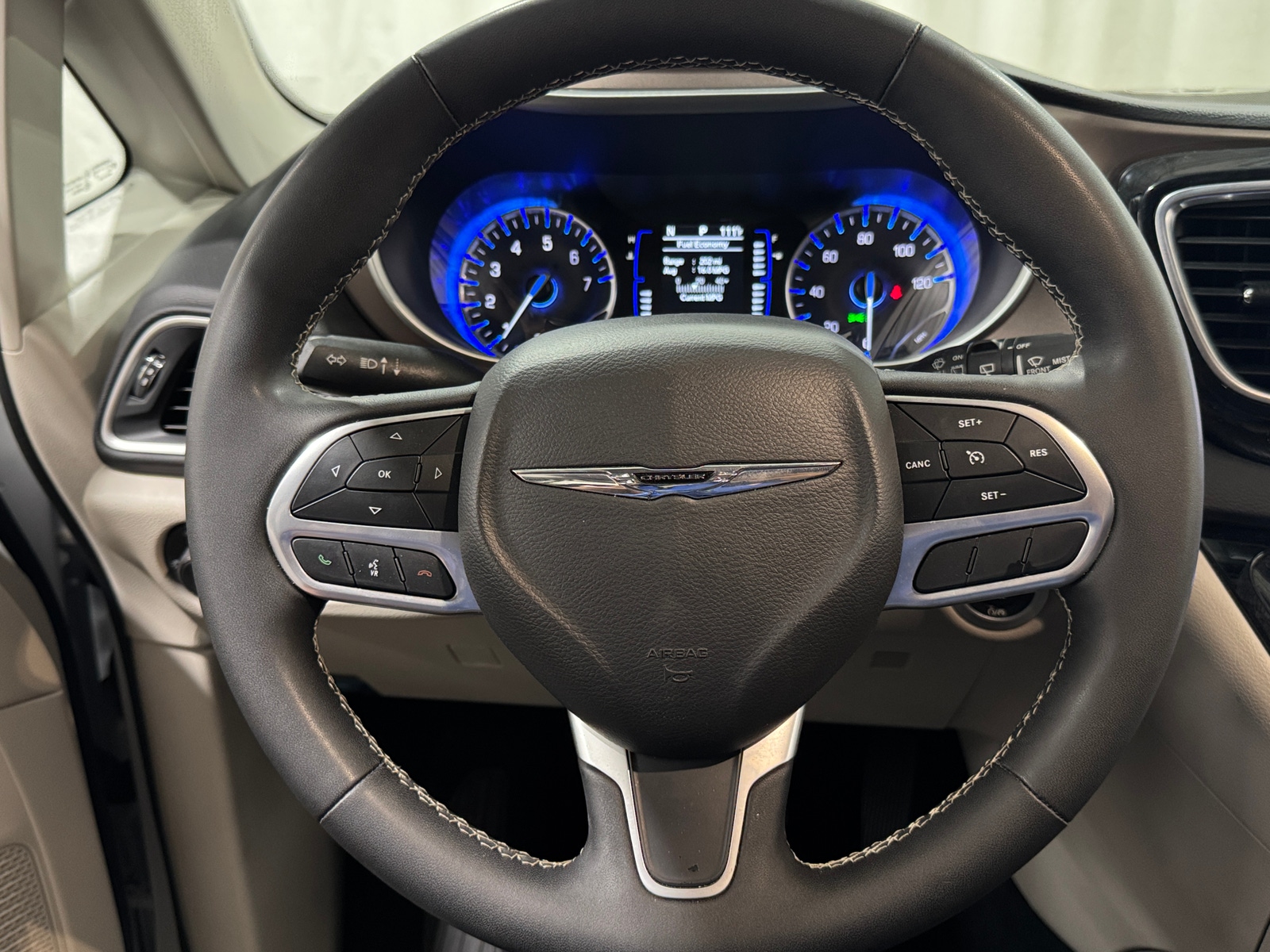 Thumbnail: 2024 Chrysler Voyager - 5