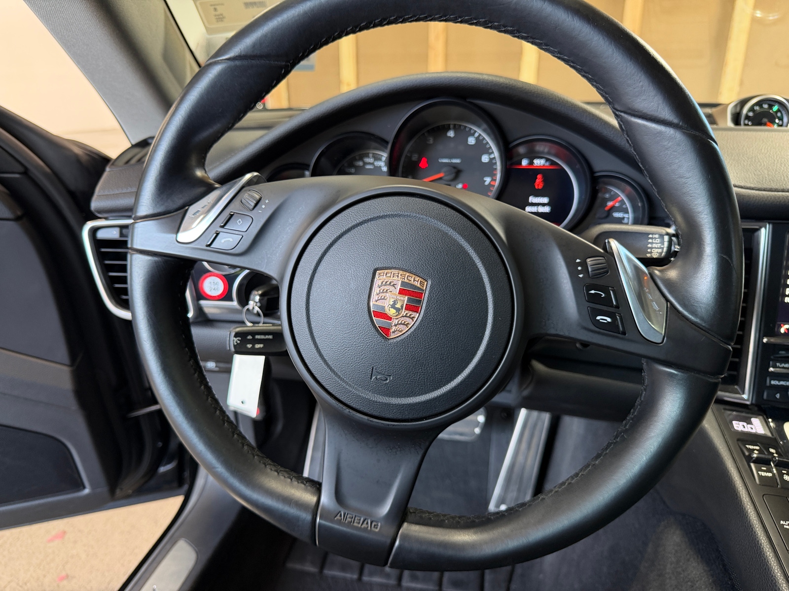 Thumbnail: 2015 Porsche Panamera - 4