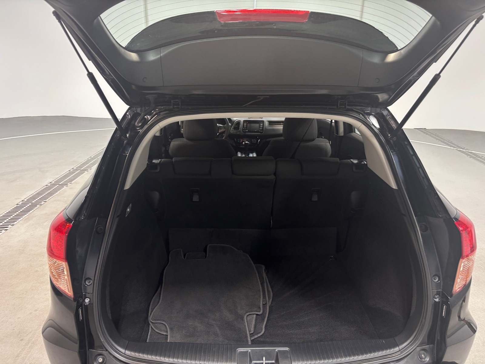 Thumbnail: 2017 Honda HR-V - 7