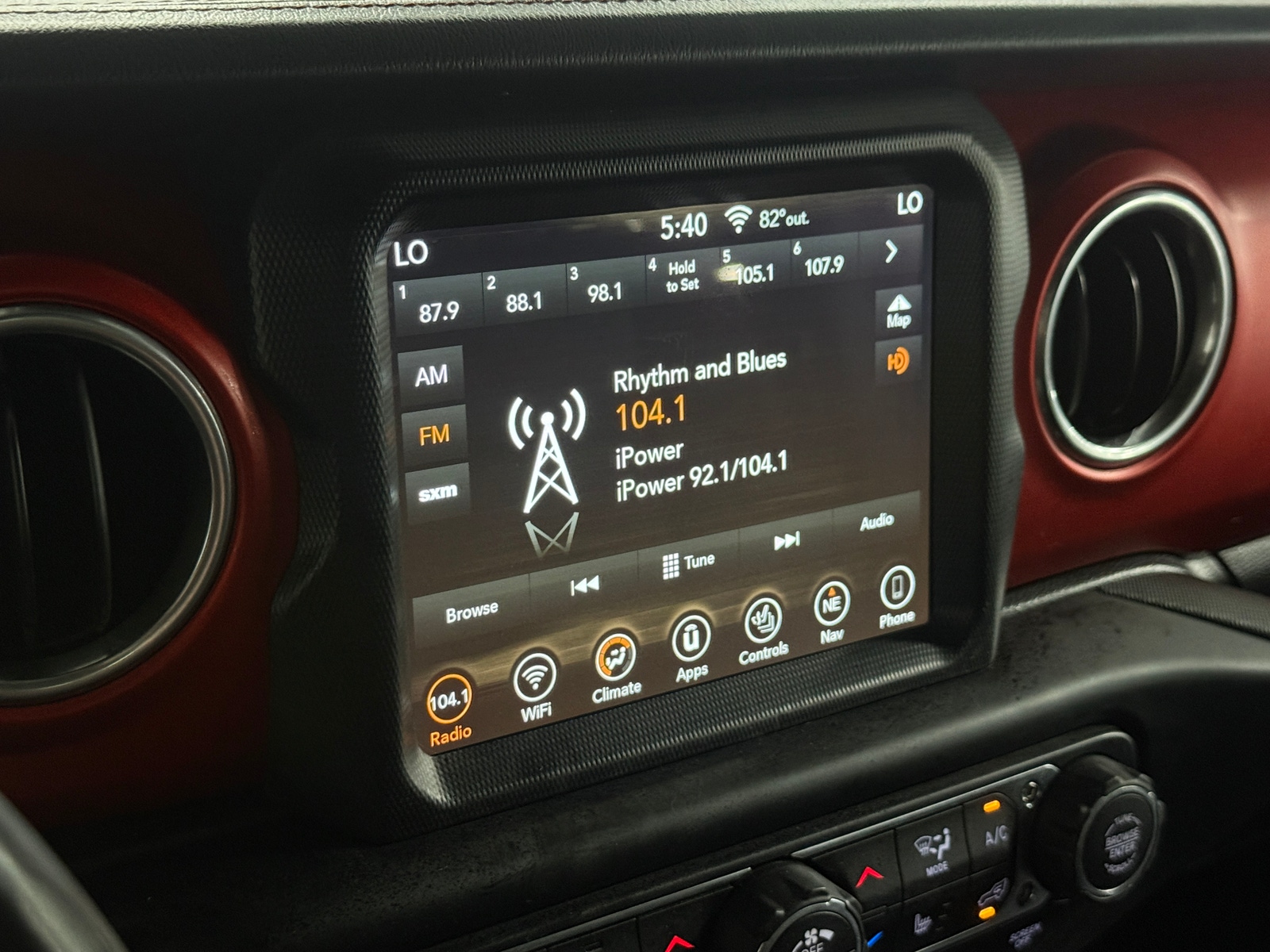 Thumbnail: 2019 Jeep Wrangler - 3