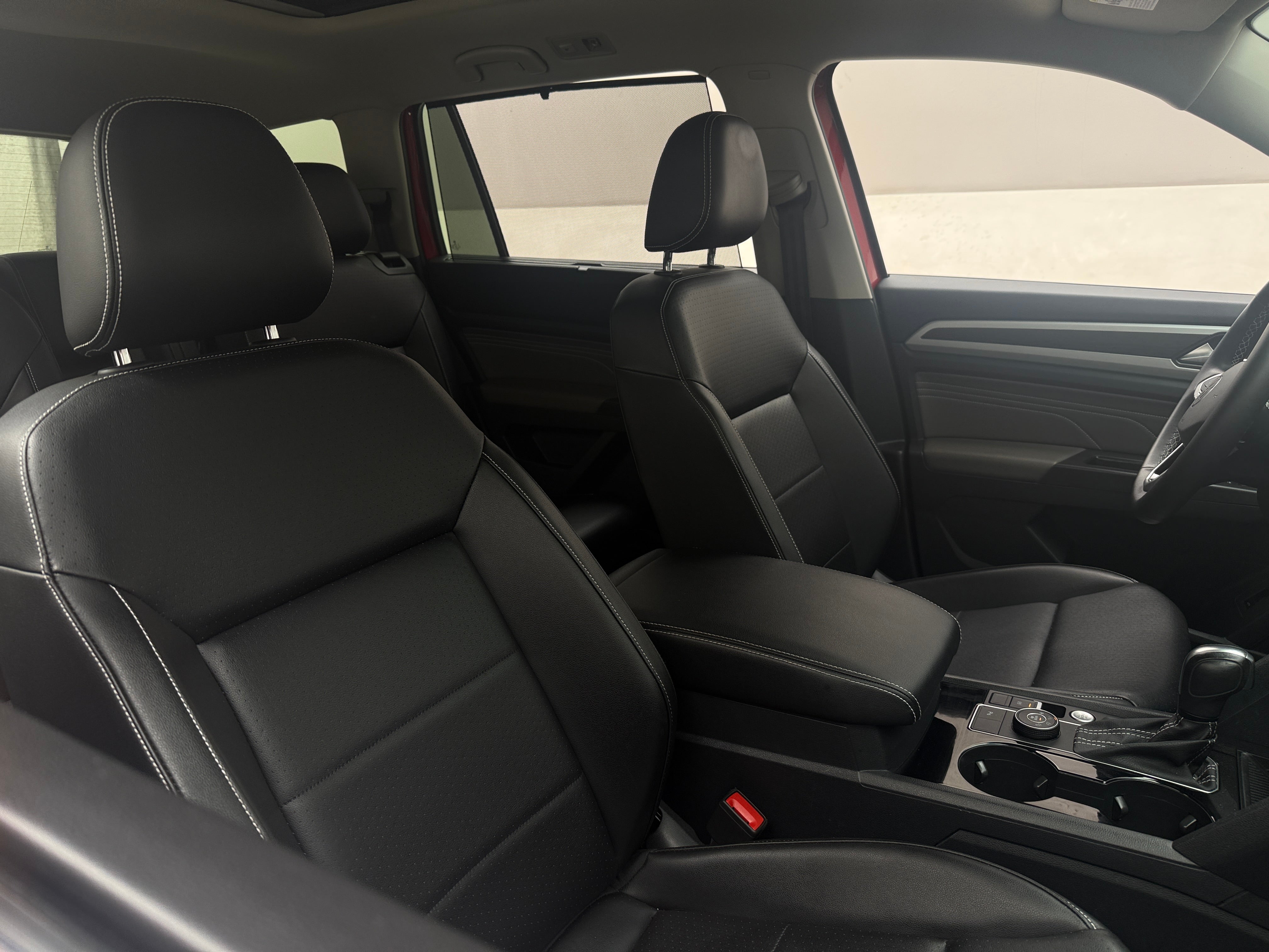 2022 Volkswagen Atlas SE w/Tech - Photo 4