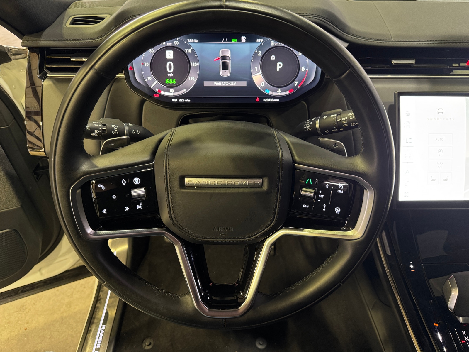 Thumbnail: 2025 Land Rover Range Rover Sport - 4