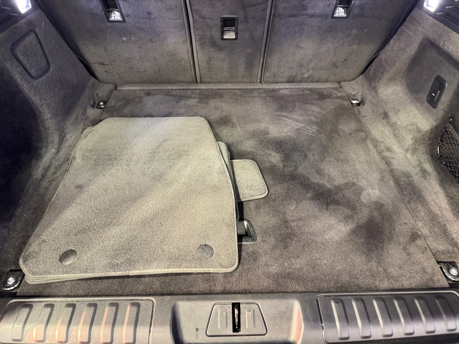 Thumbnail: 2025 Land Rover Range Rover Sport - 6