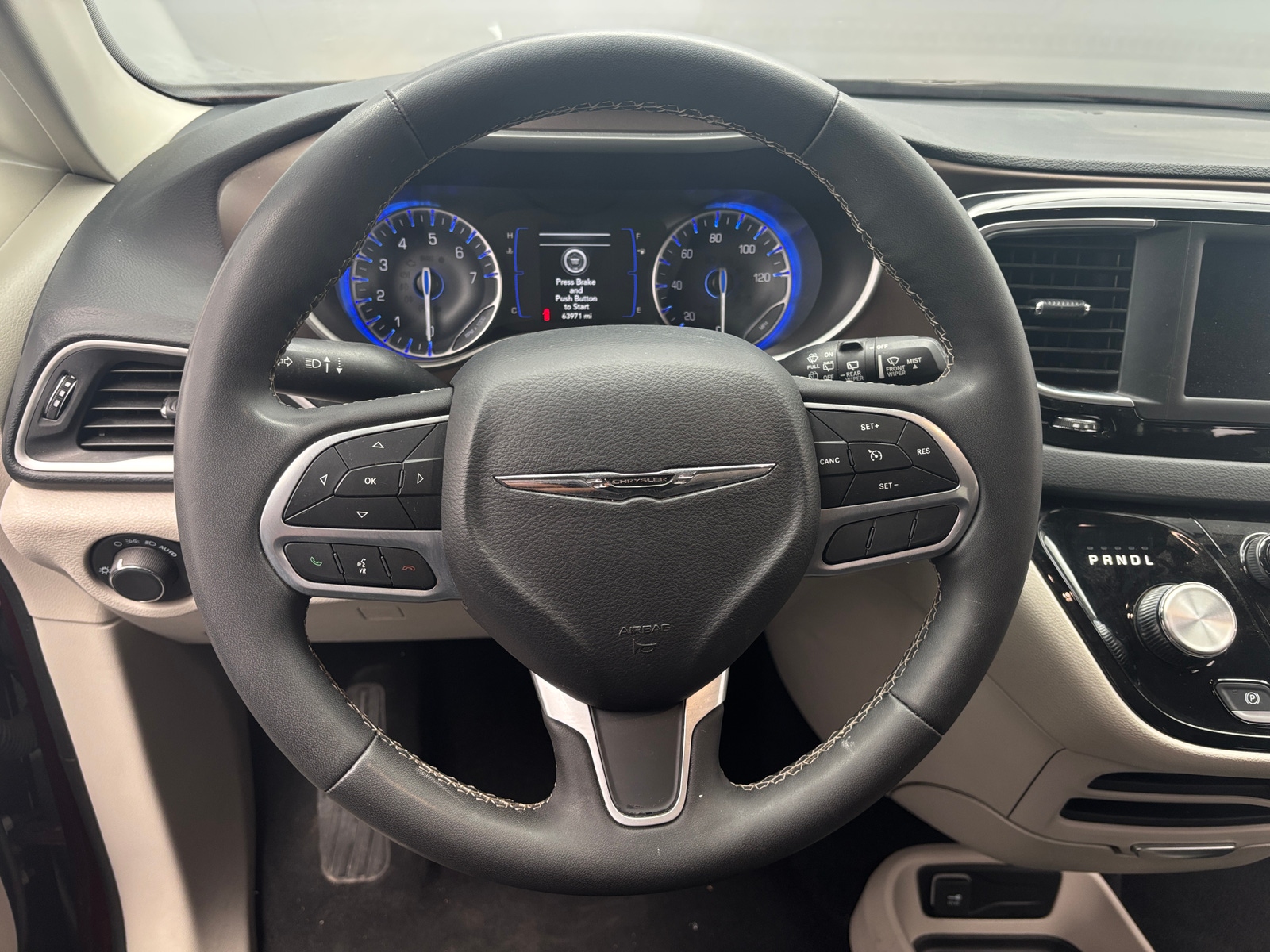Thumbnail: 2023 Chrysler Voyager - 5